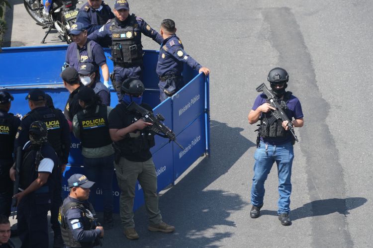 Guatemala Declares State of Siege After Gang Attacks Kill 7 Police ...