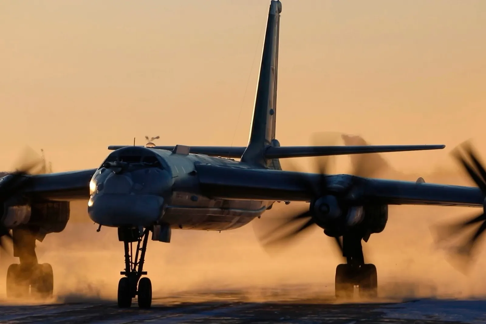 Image for article: Japan Scrambles Jets To Intercept Russian Nuclear Bombers