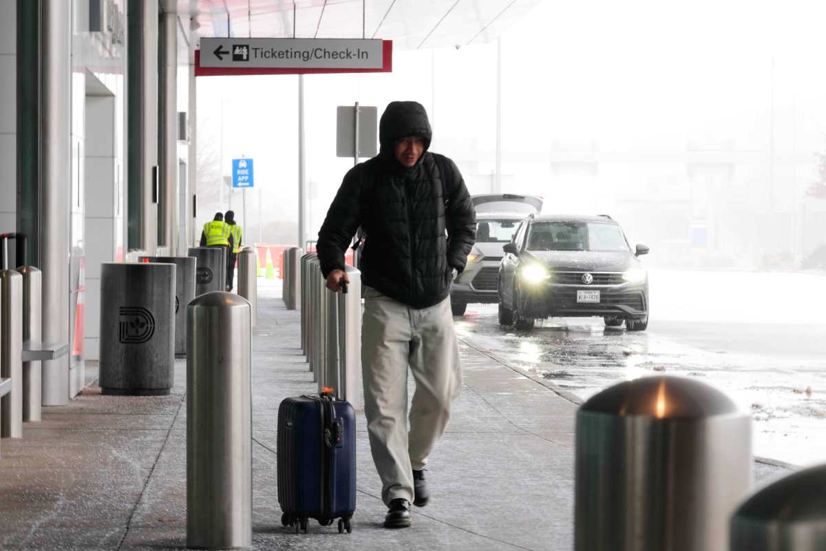 Winter Storm Cancels 13,000 Flights, Knocks Out Power Across US
