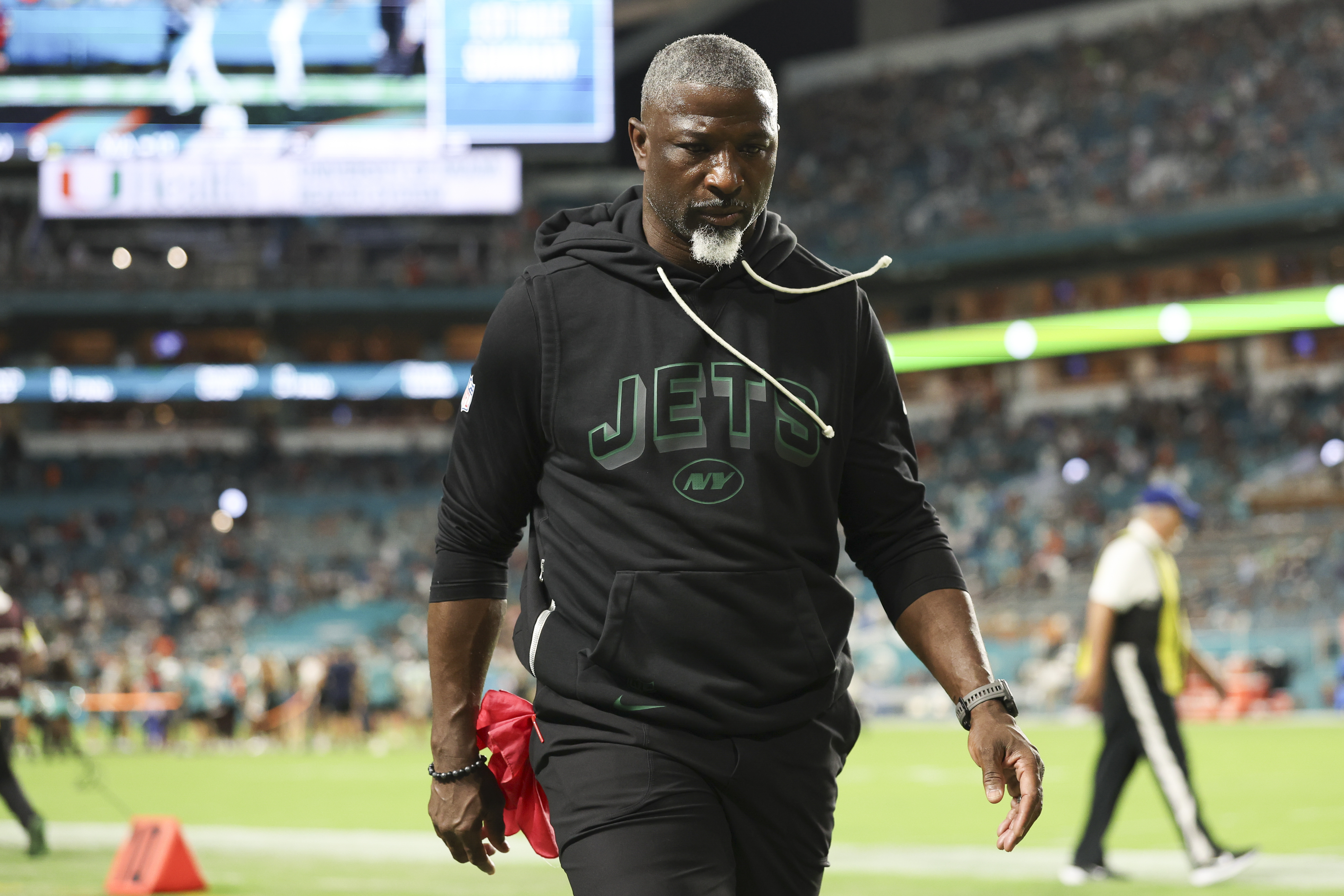 Jets Urged to Consider Aggressive Move for New Franchise QB