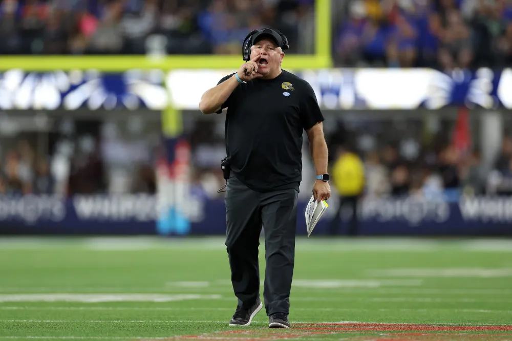 UCLA Coach Jerry Neuheisel Joins Chip Kelly at Northwestern - Newsweek