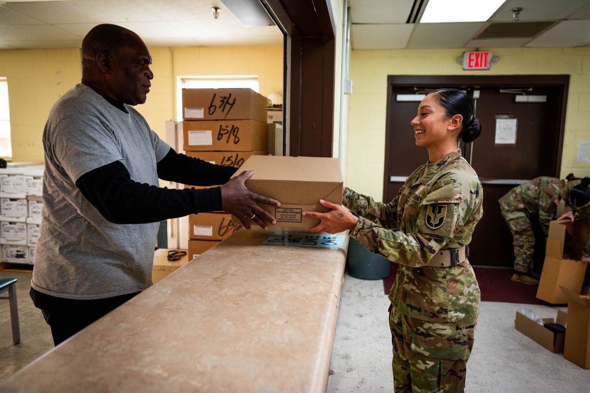 US Army Announces It’s Scrapping One Piece of Female Uniform for Good ...