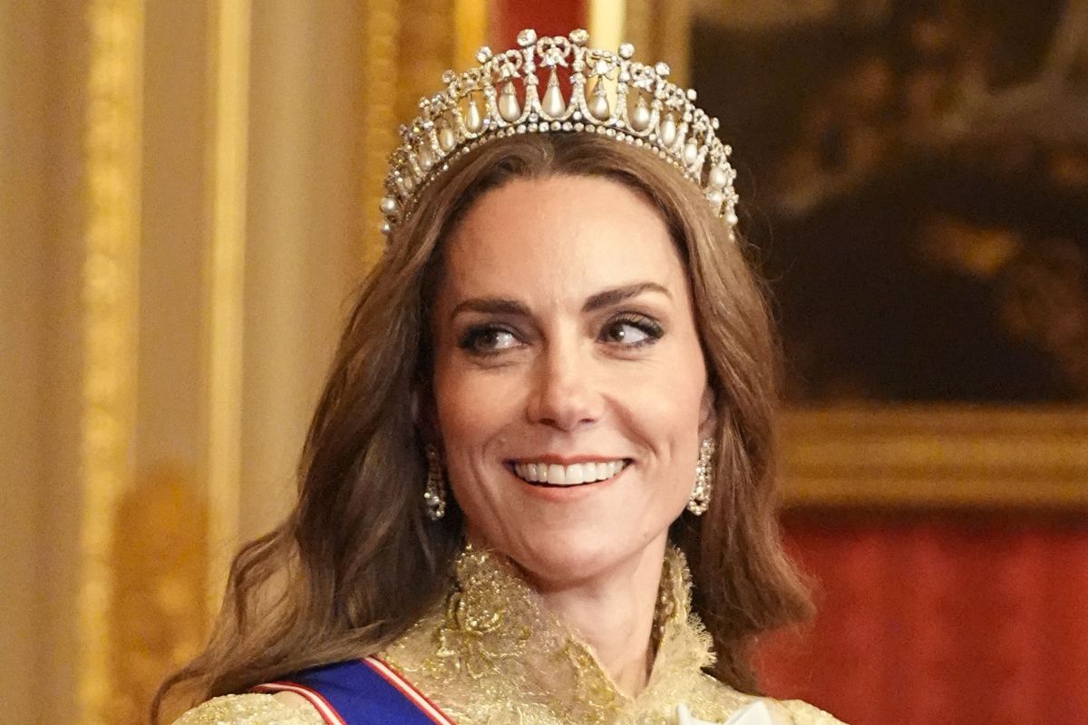 Queen Kate Article Risks Inflaming Royal Tensions Queen Kate Article Risks Inflaming Royal Tensions