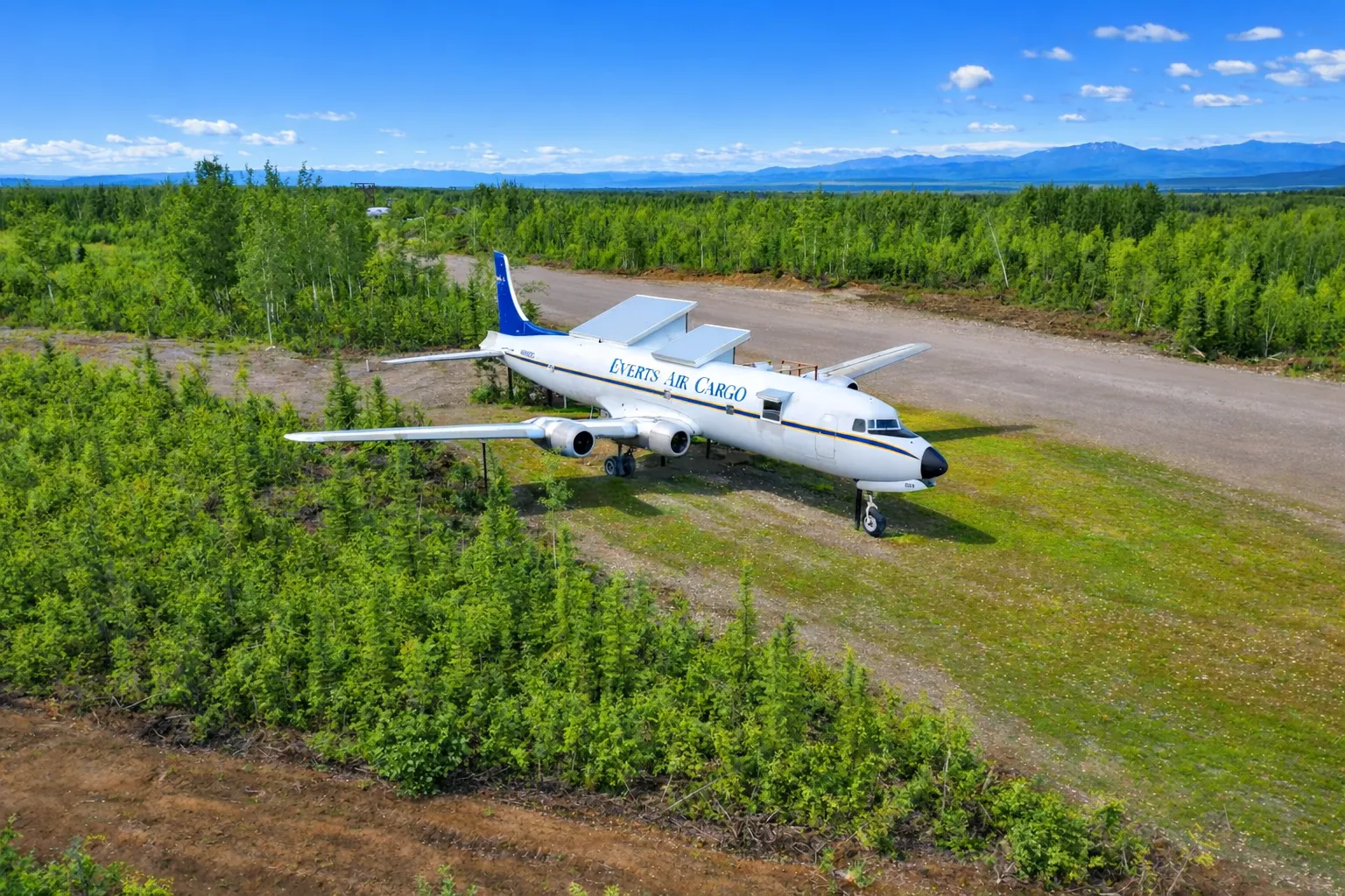 DC 6 Airplane House – Wasilla, Alaska, U.S.