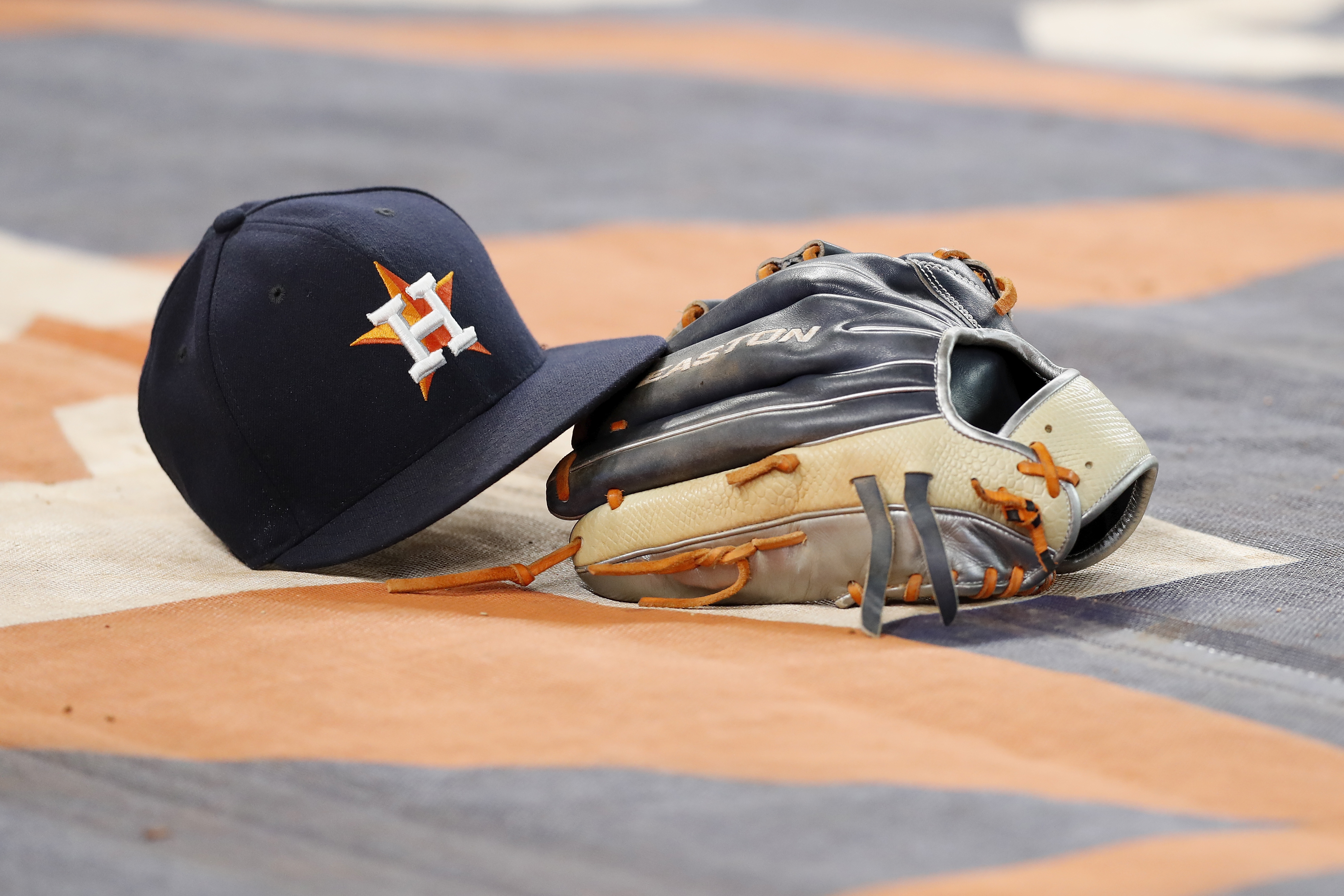 Astros Sign 3-Year MLB Lefty Away from Cubs: Report