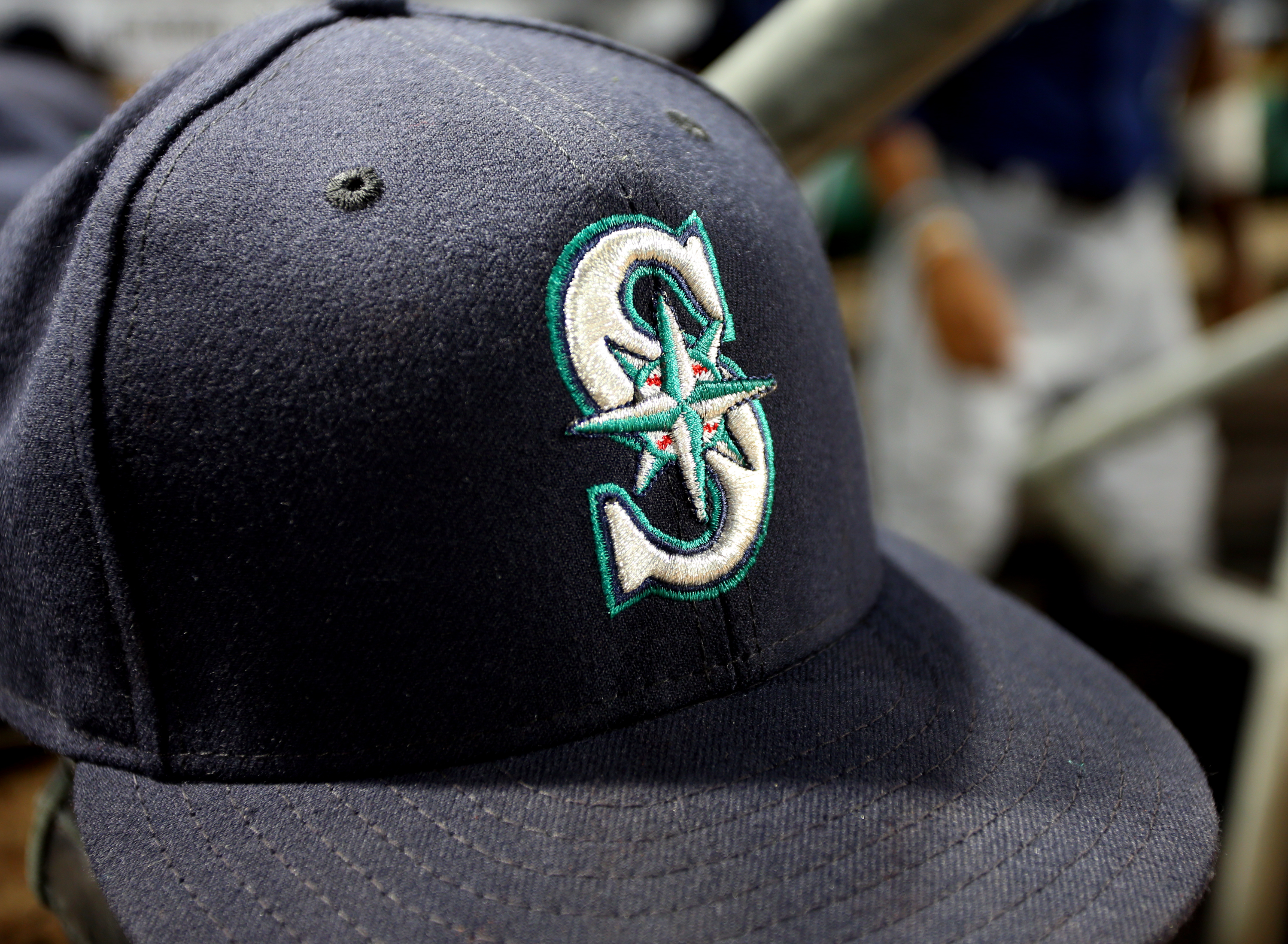 Mariners, Twins Complete Trade Sending 29-Year-Old Catcher to Seattle