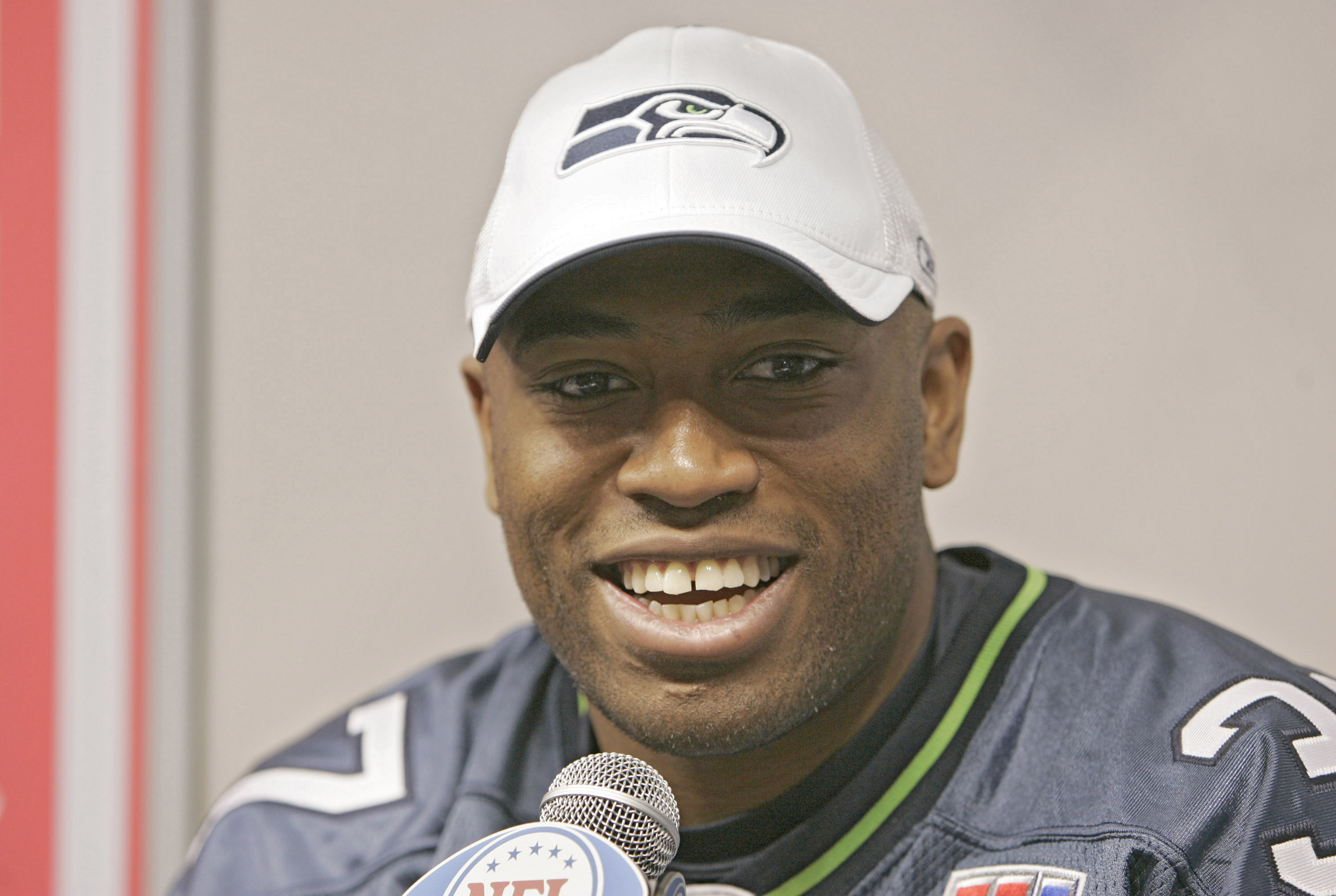 Shaun Alexander Sends Blunt Message to Patriots' Drake Maye for Super Bowl