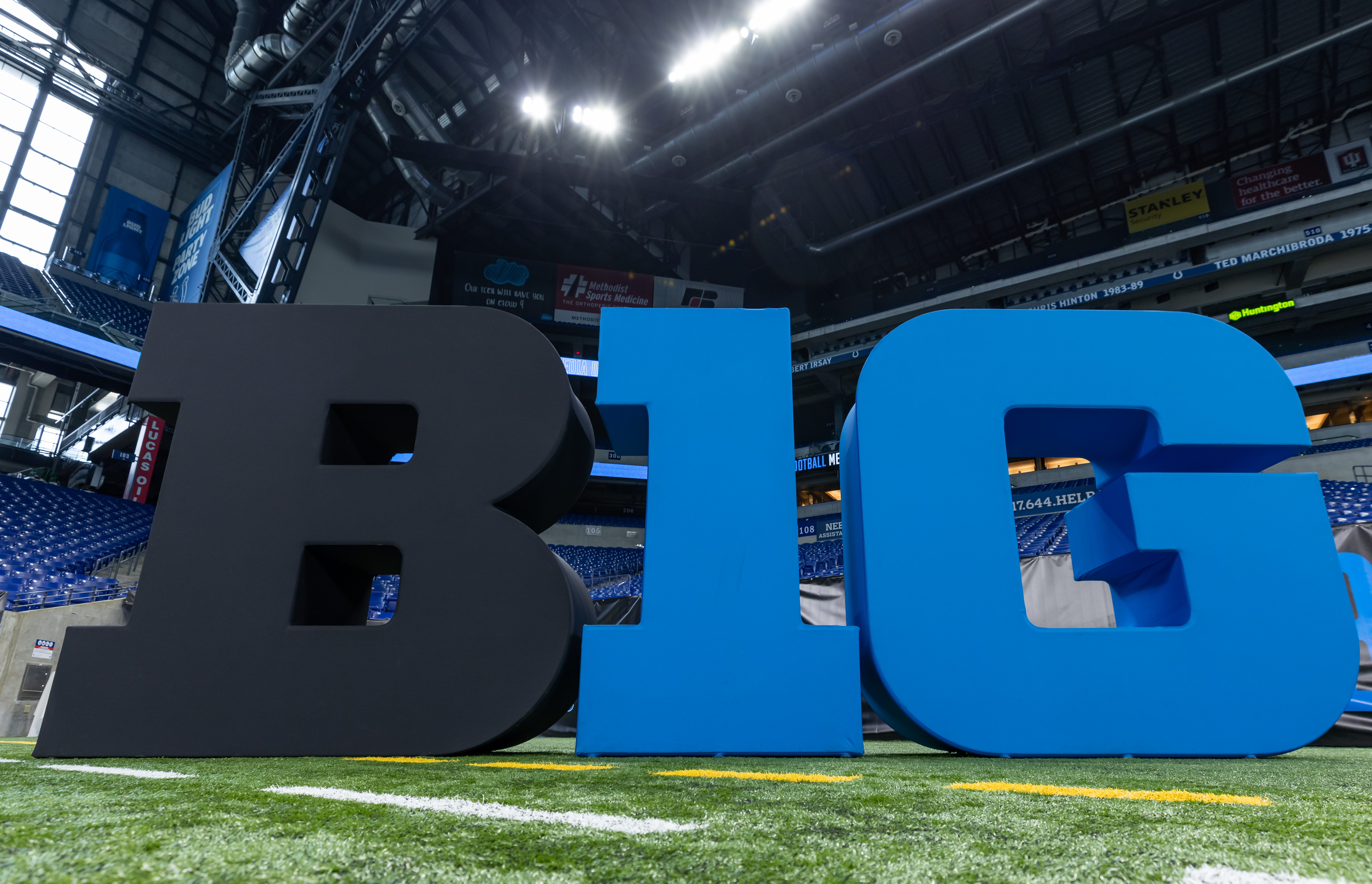 1,700-Yard Star RB Wayne Knight Transfers to Big Ten Program