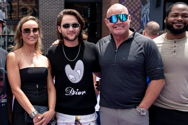 Toronto restaurant Bo Bichette Blue Jays free steak