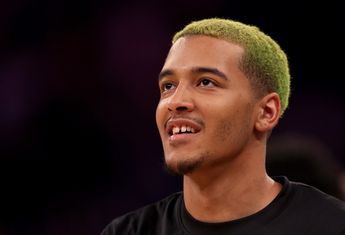 Lakers Player Strikes Jeremy Sochan in the Face After Blowout Loss vs Spurs