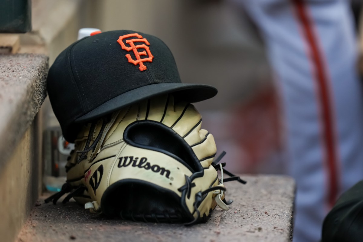 Giants Sign 29-Year-Old Righty Away from Cubs Giants Sign 29-Year-Old Righty Away from Cubs