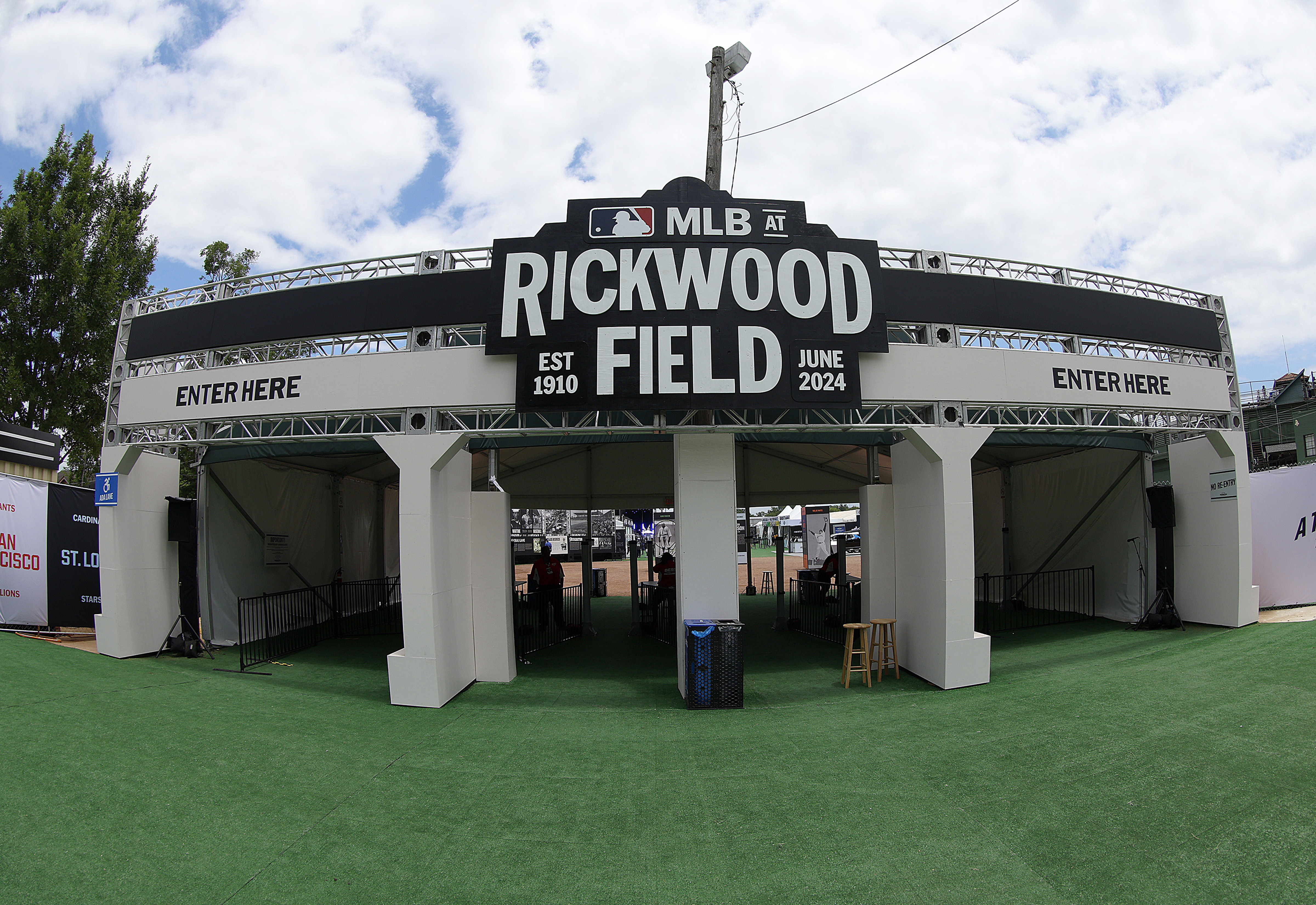 Negro Leagues Star Honored by MLB Dies at 90
