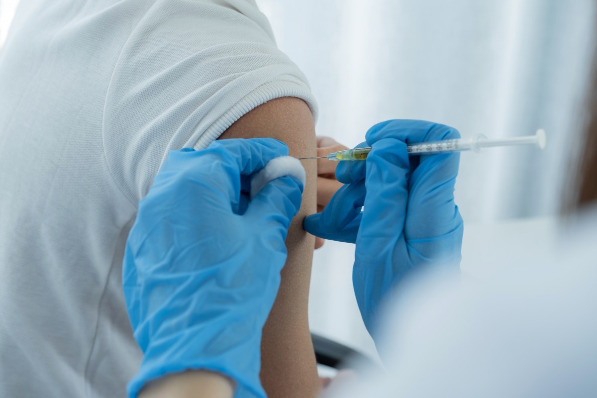 Psychologist Reveals Why People Aren’t Getting Flu Shot Even As Cases ...