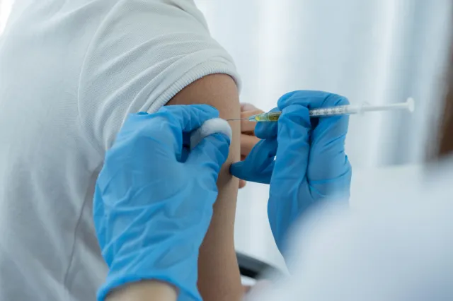 Psychologist Reveals Why People Aren’t Getting Flu Shot Even As Cases Surge