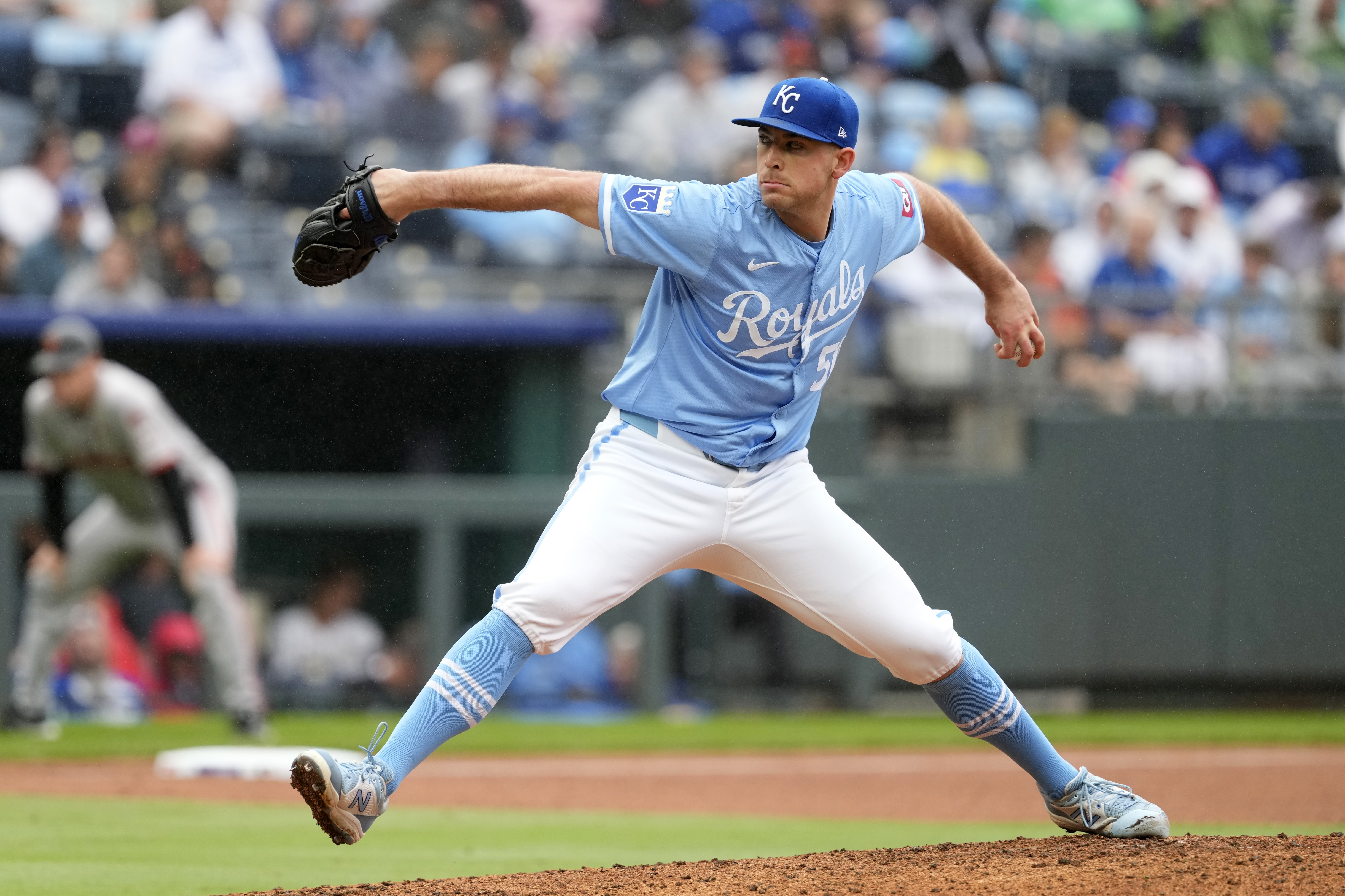 Giants-Royals 2-For-1 Trade Idea Brings All-Star Pitcher To San Francisco