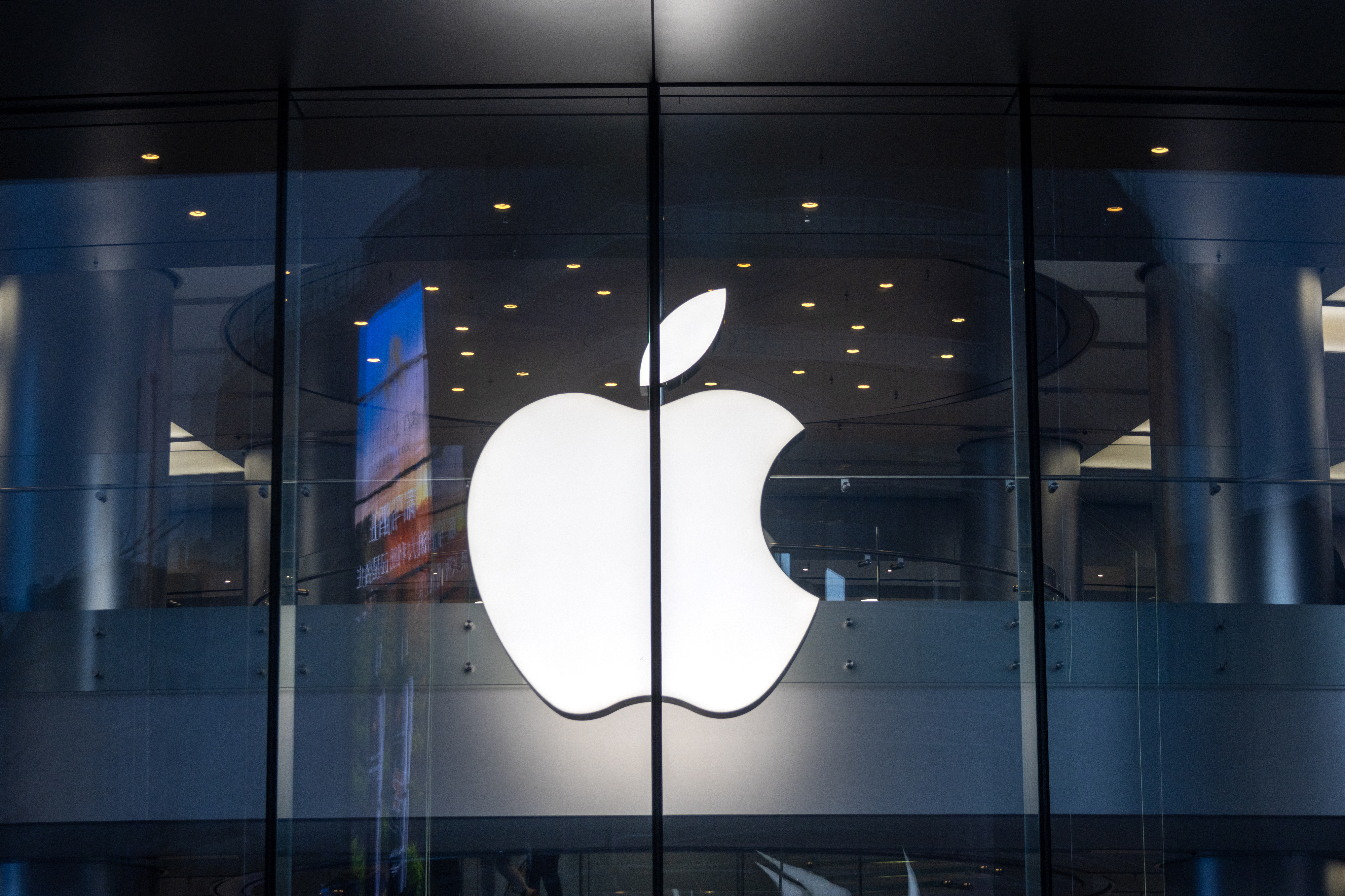 Apple To Take 30% Cut From Patreon Creators—New Deadline Looms