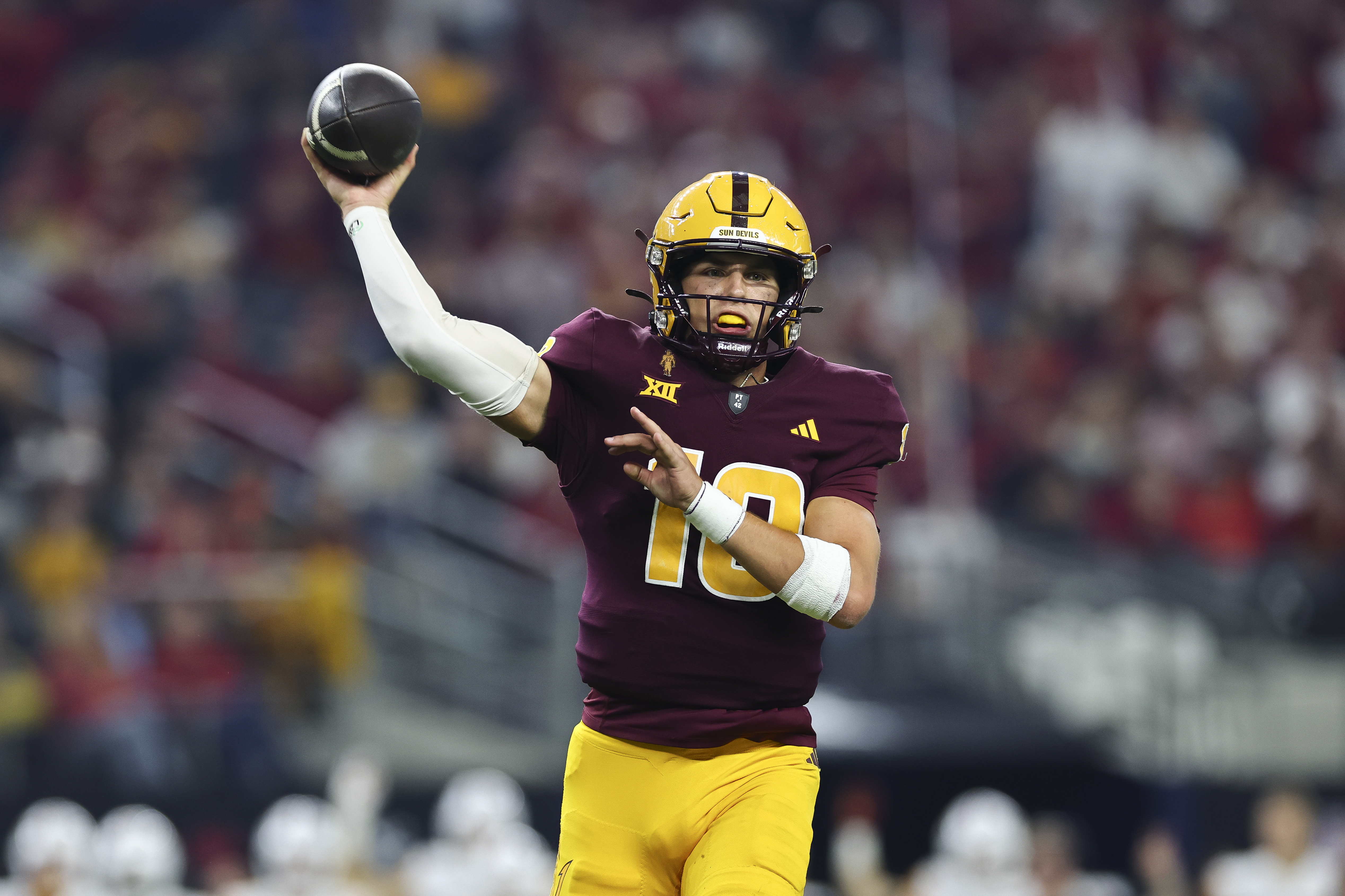 Top Transfer Portal QB Sam Leavitt Makes Decision Between LSU, Miami