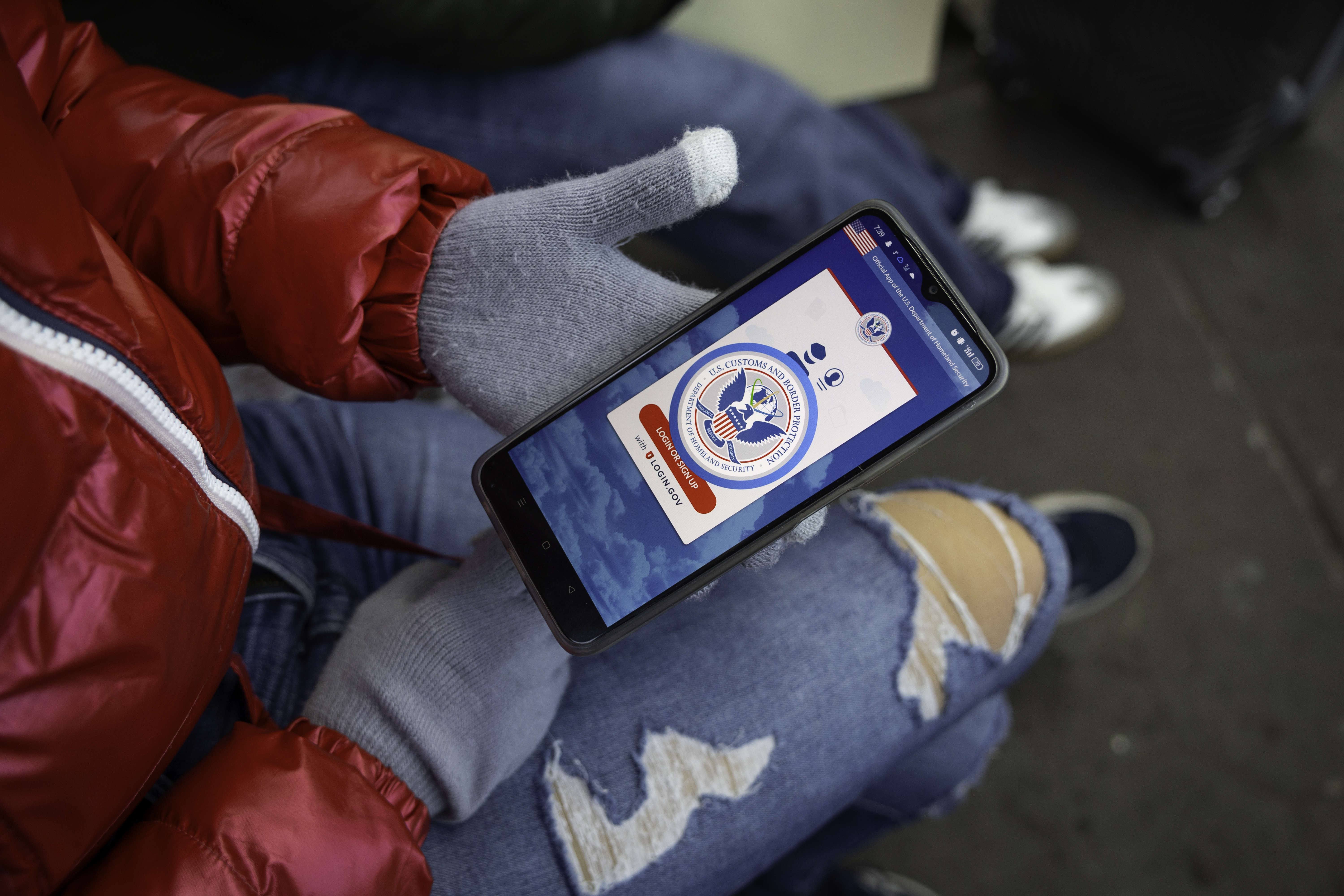 DHS Now Offering Migrants $2,600 Stipend to Self-Deport