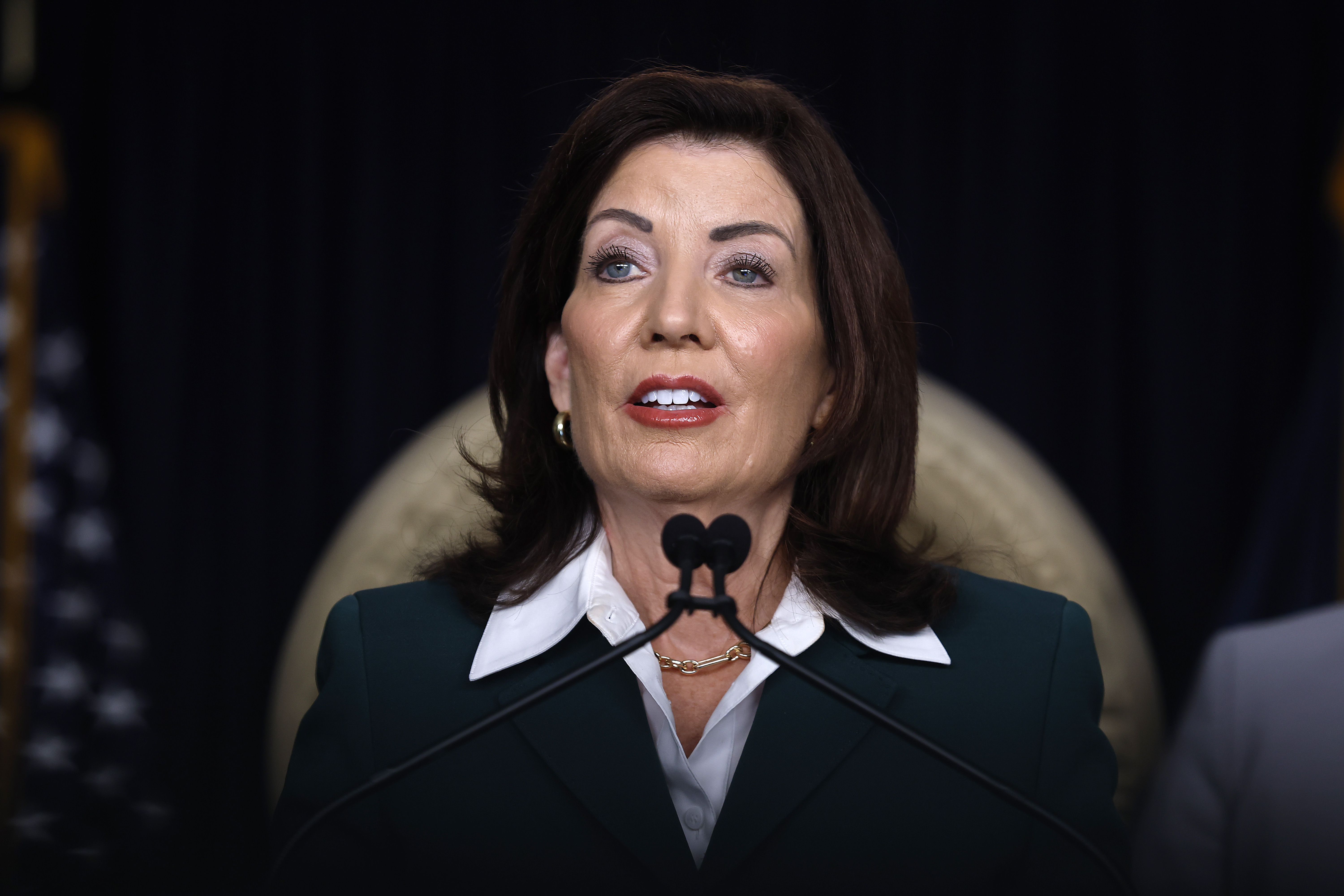 New Yorkers Could Sue ICE Under Plan Backed by Governor