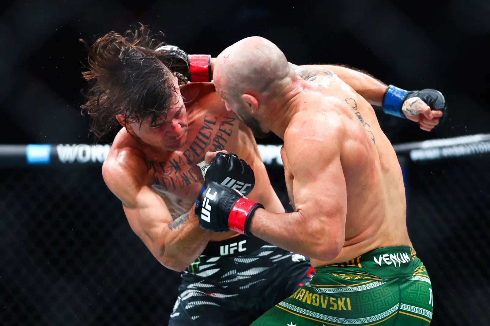 Unlock $300 in Bonus Bets with DraftKings for UFC 325!