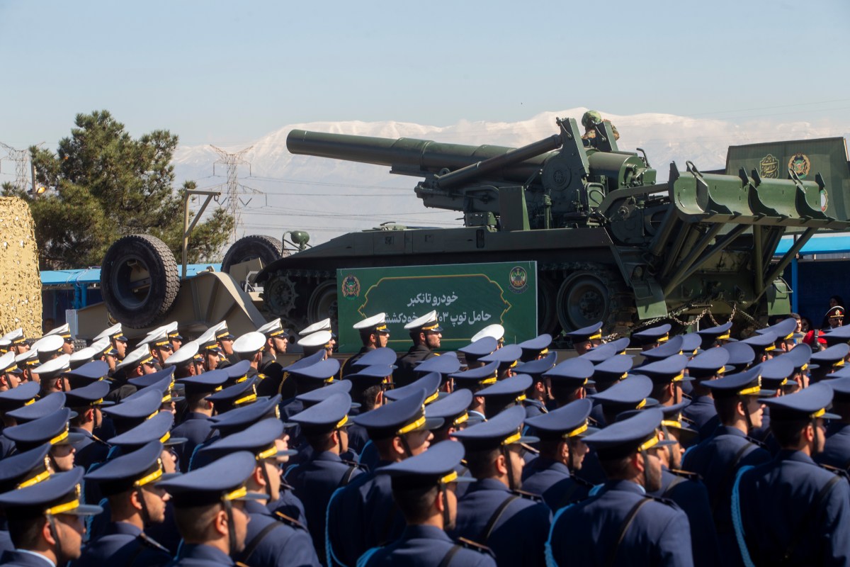 Vergleich des iranischen Militärs mit dem der USA