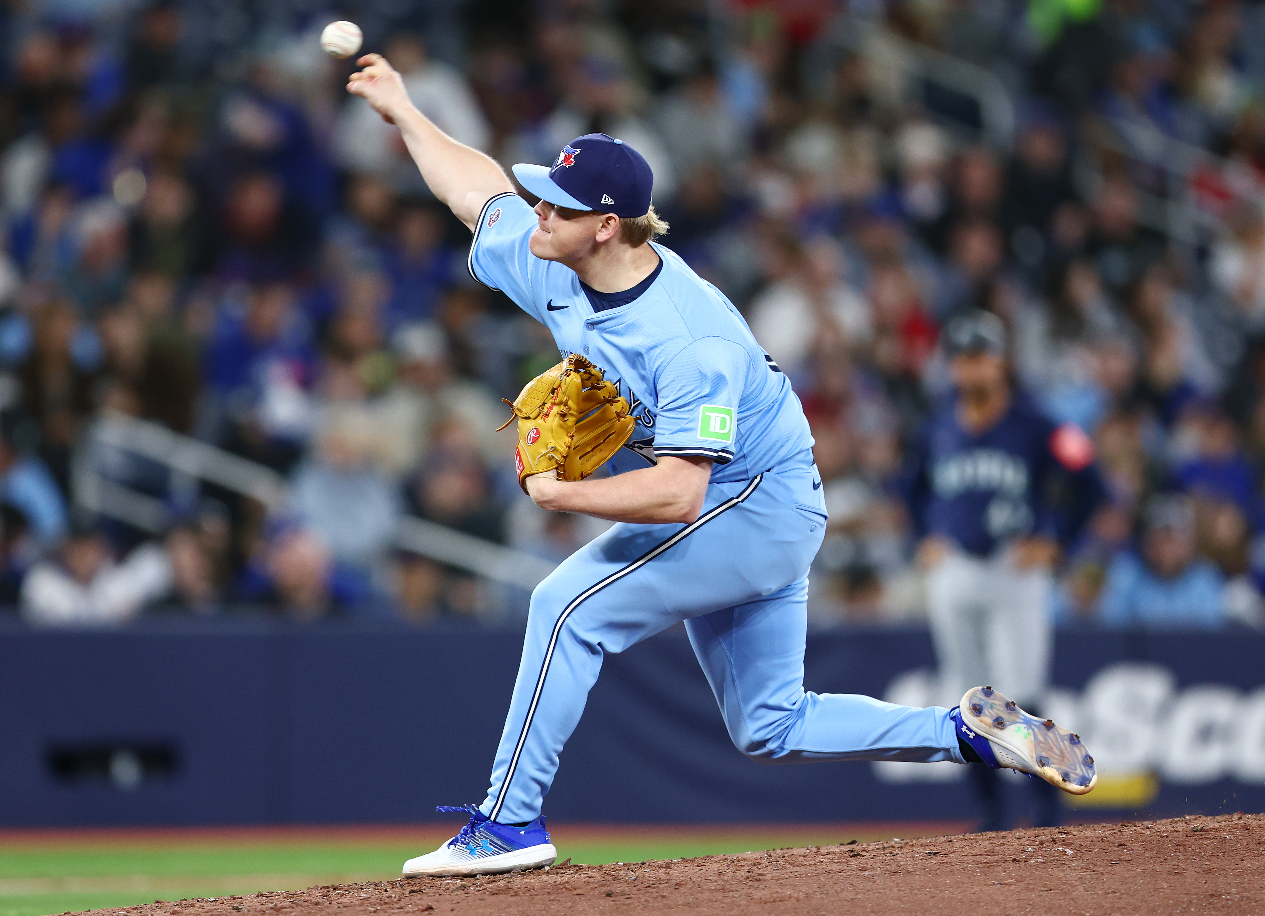 Blue Jays Lose 28-Year-Old Pitcher to Nationals
