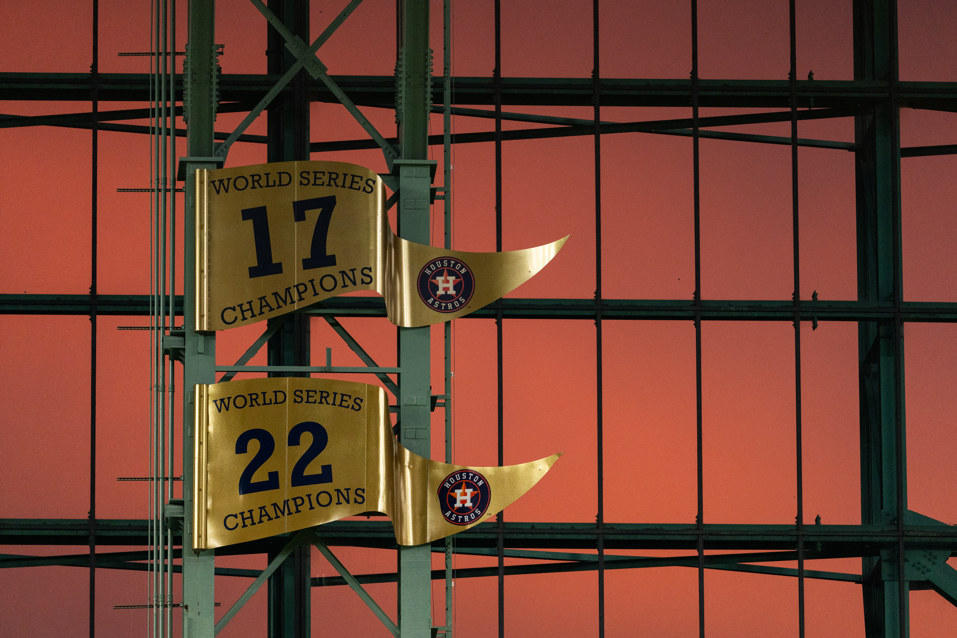 Ex-Astros World Series Hero Plans to Sign with Cubs: Report