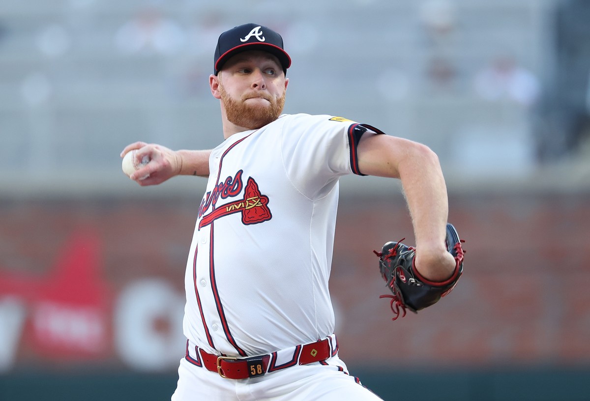 Braves Lose Free Agent Pitcher to National League Rivals: Report