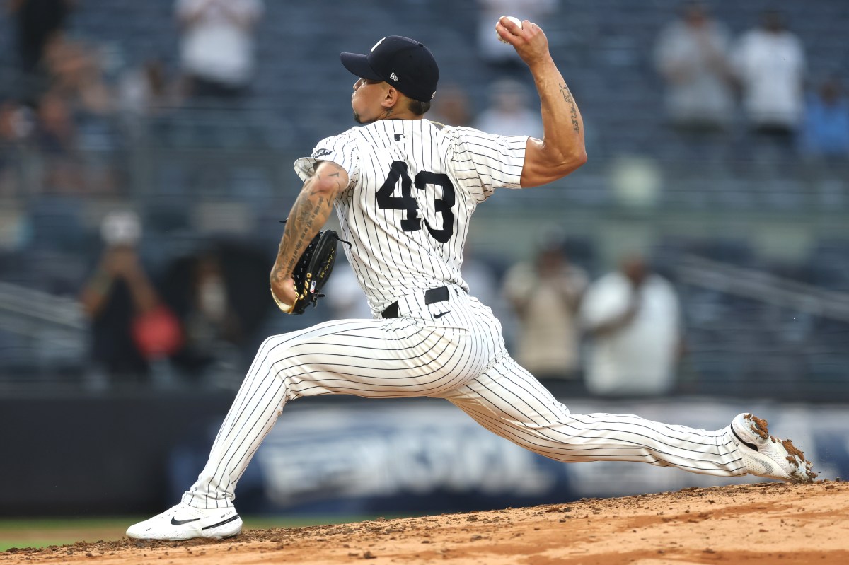 Diamondbacks Sign Former Yankees Reliever to Free Agent Deal