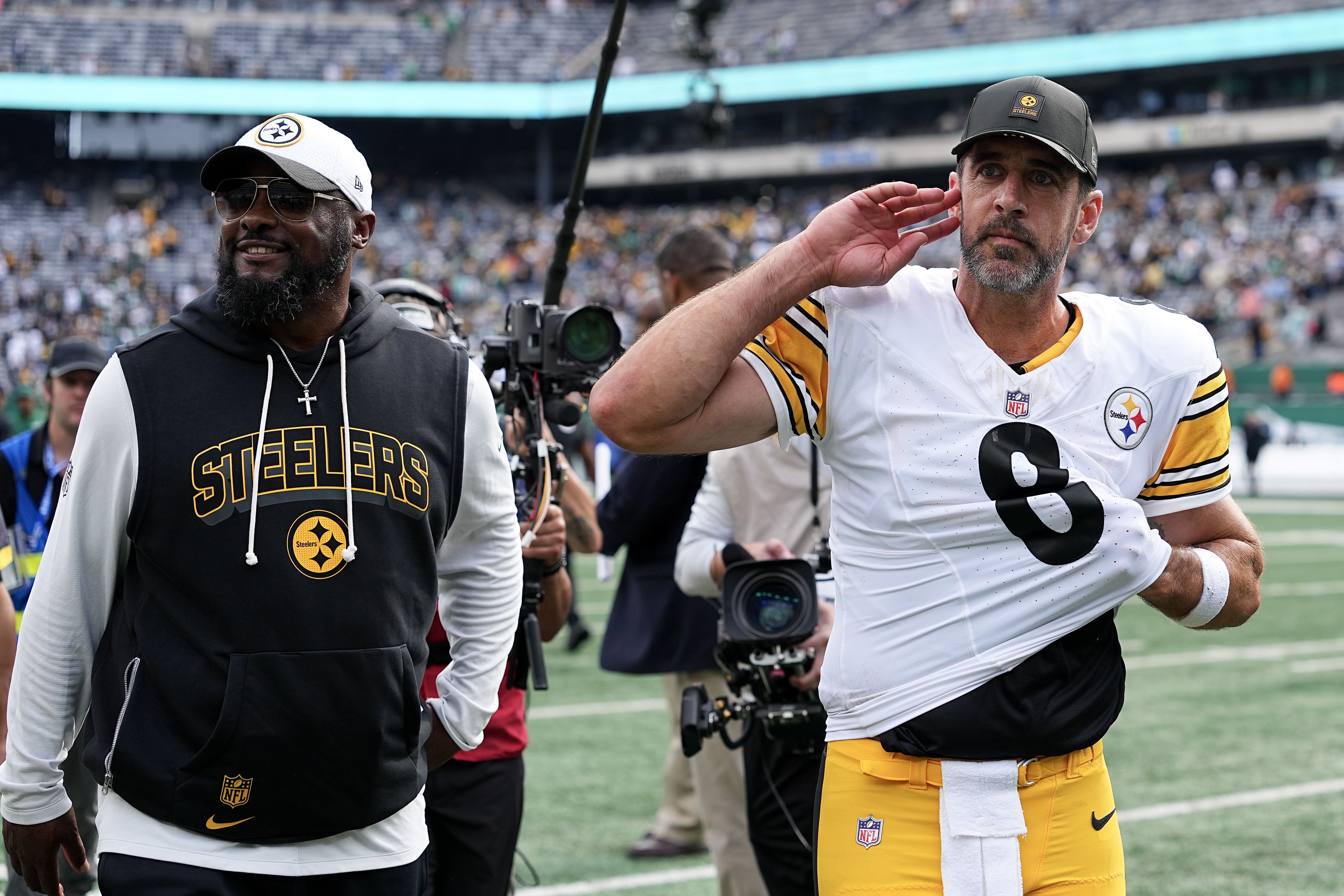 Upset Aaron Rodgers Abruptly Exits Press Conference After Mike Tomlin Query