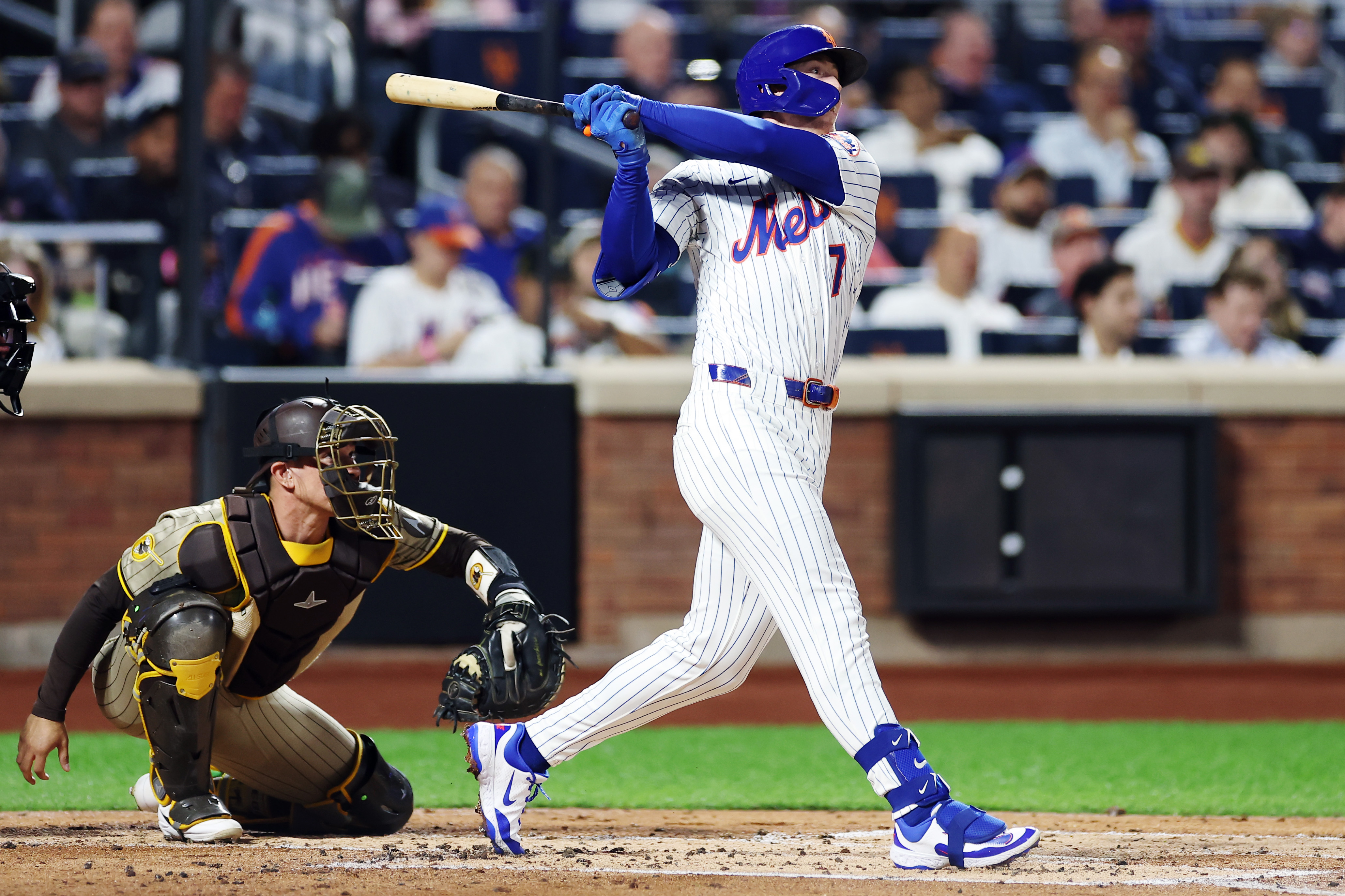 Mets Predicted to Trade Veteran Infielder to Mariners
