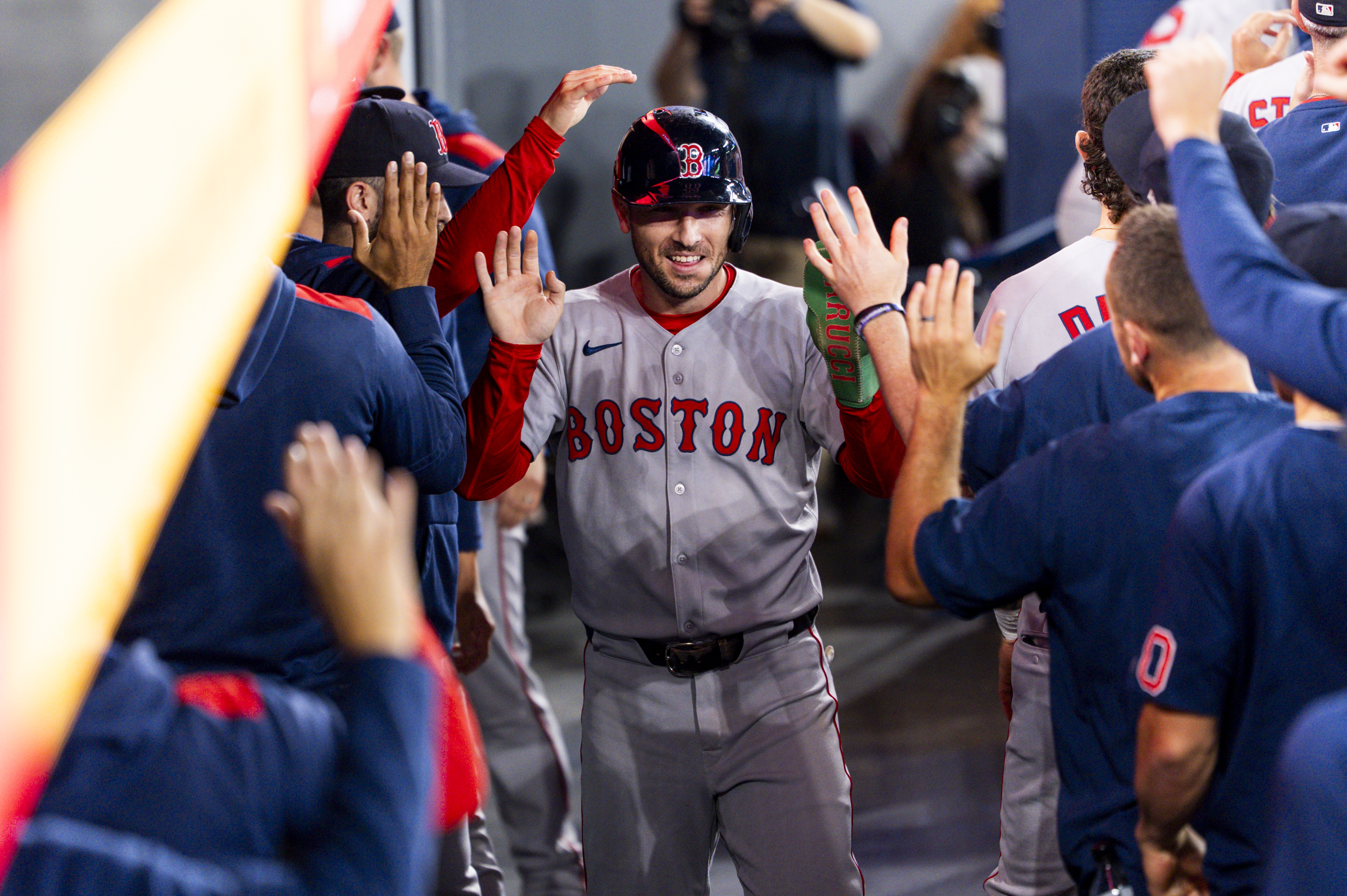 Alex Bregman Predicted To Sign With AL Contender Instead Of Blue Jays, Cubs