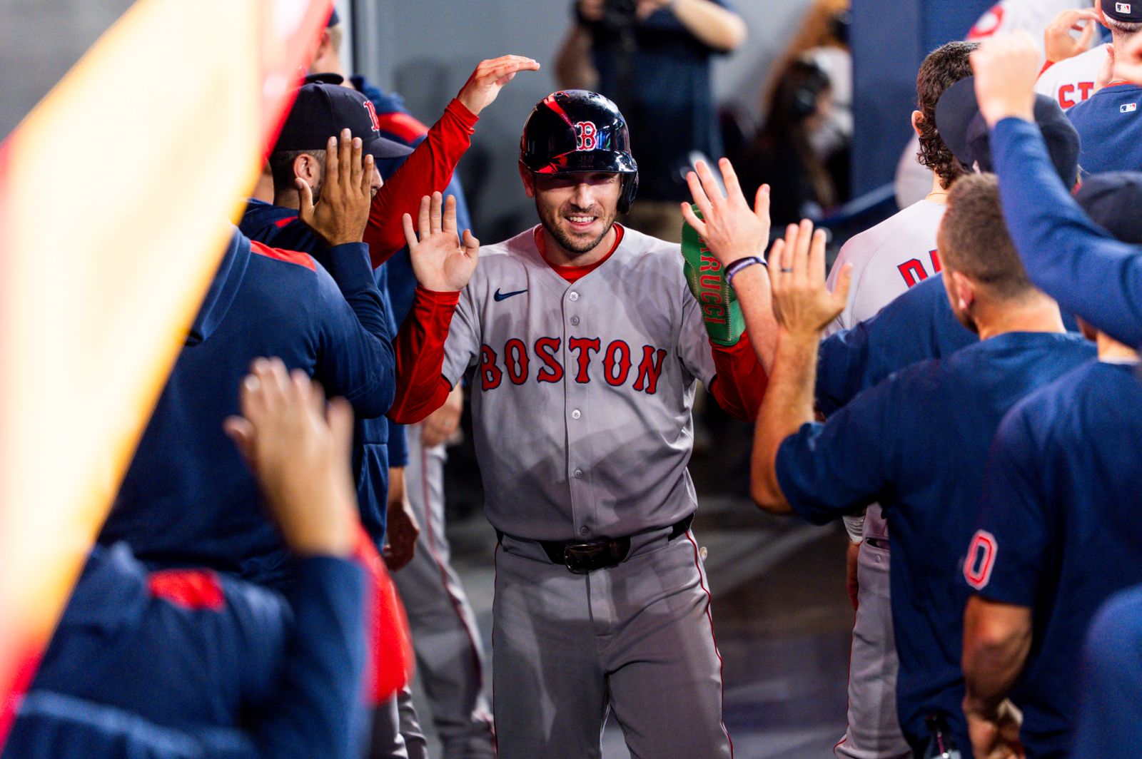 Alex Bregman Predicted To Sign With AL Contender Instead Of Blue Jays, Cubs