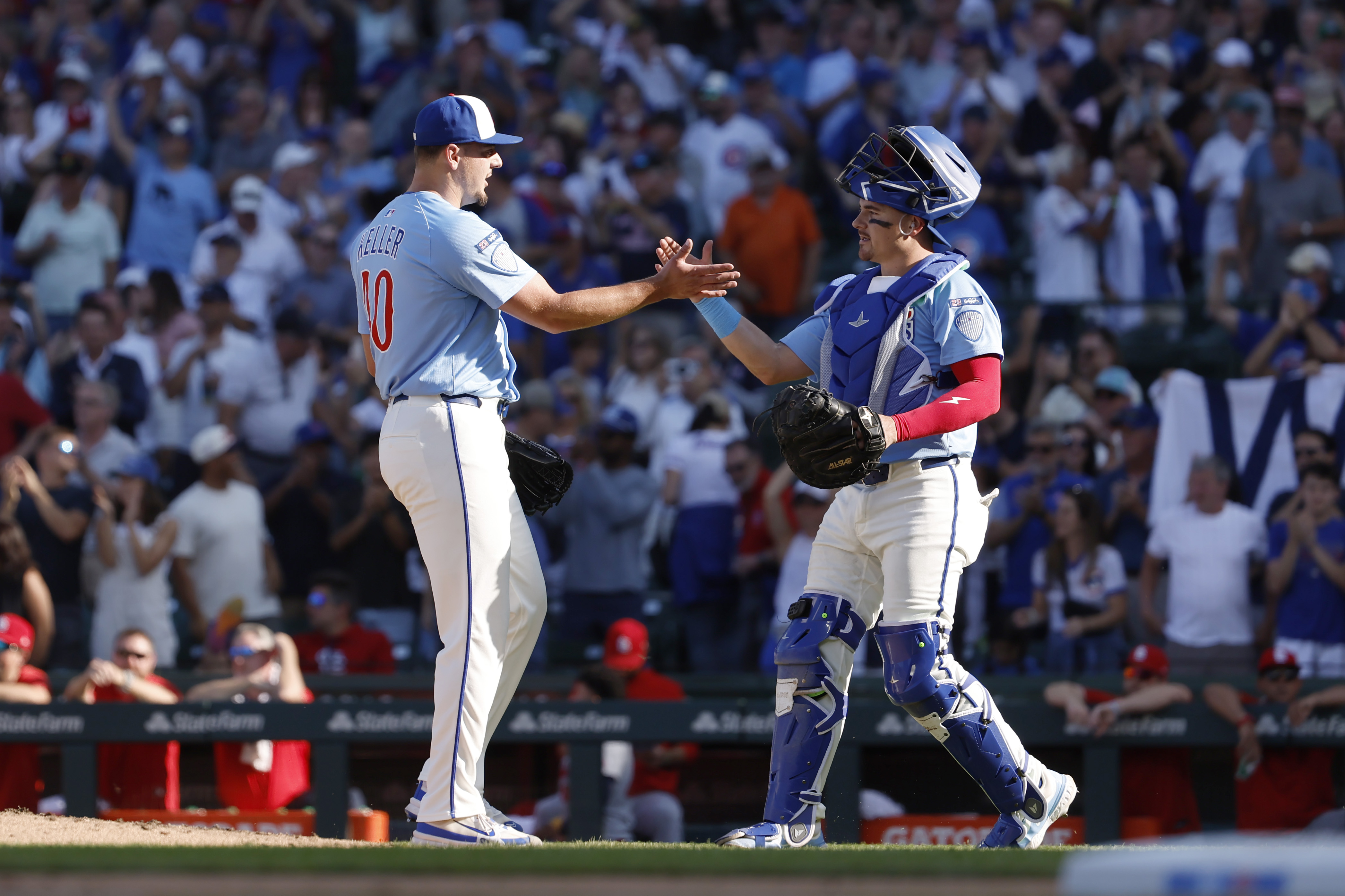 Cubs Lose 8-Year Veteran to NL Central Rivals in Free Agency