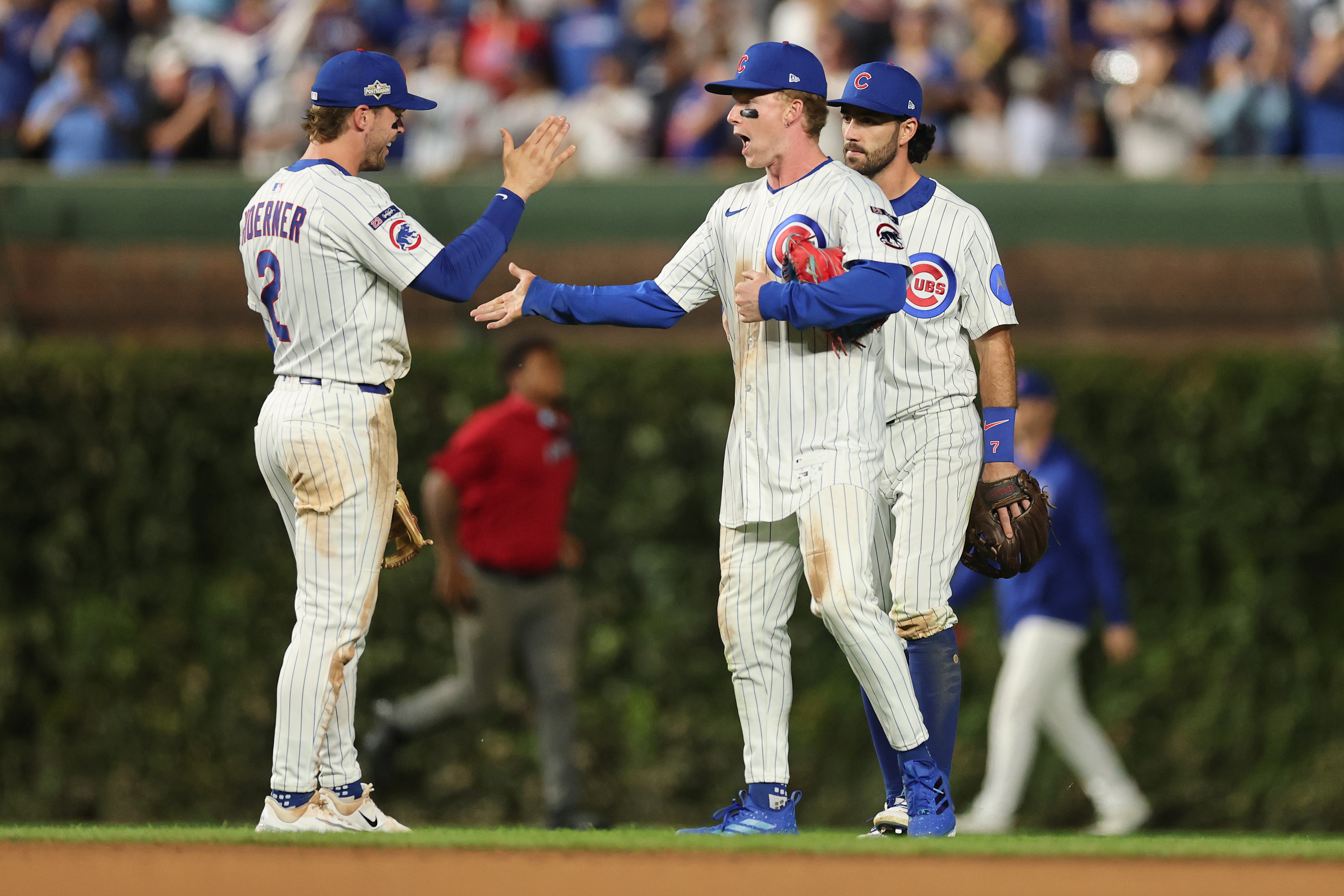 Cubs Fielding Calls on Gold Glover, But Aren’t Pushing Trade