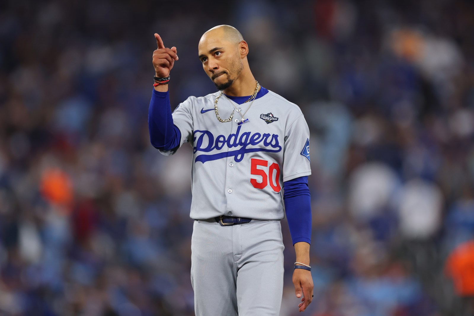 Mookie Betts, Los Angeles Dodgers Star, Sparks League-Wide Debate After Declining LGBTQ+ Rainbow Symbol at 2026 MLB Event – Media News 48