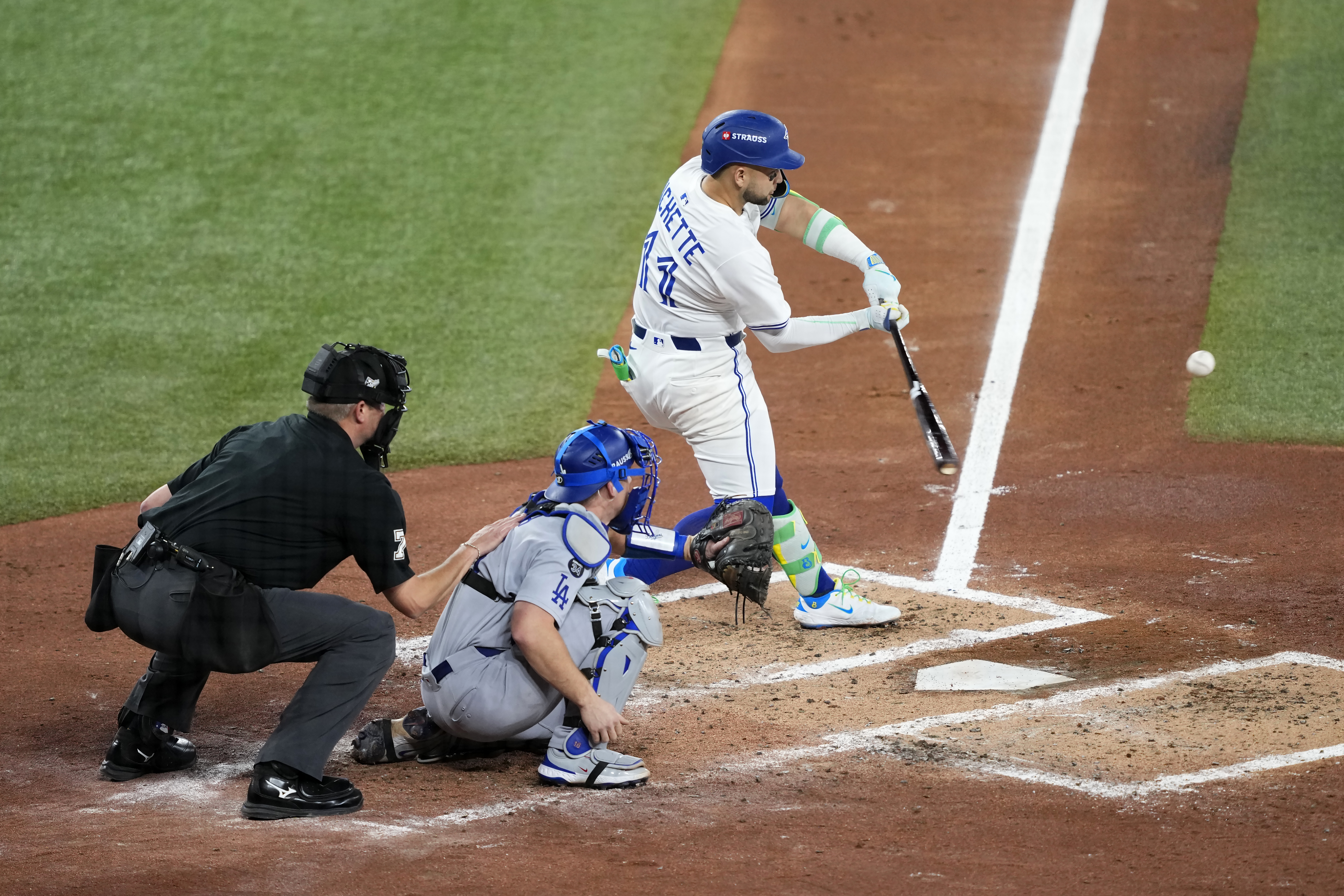 Blue Jays Superstar Infielder Predicted To Depart For Deal With Dodgers