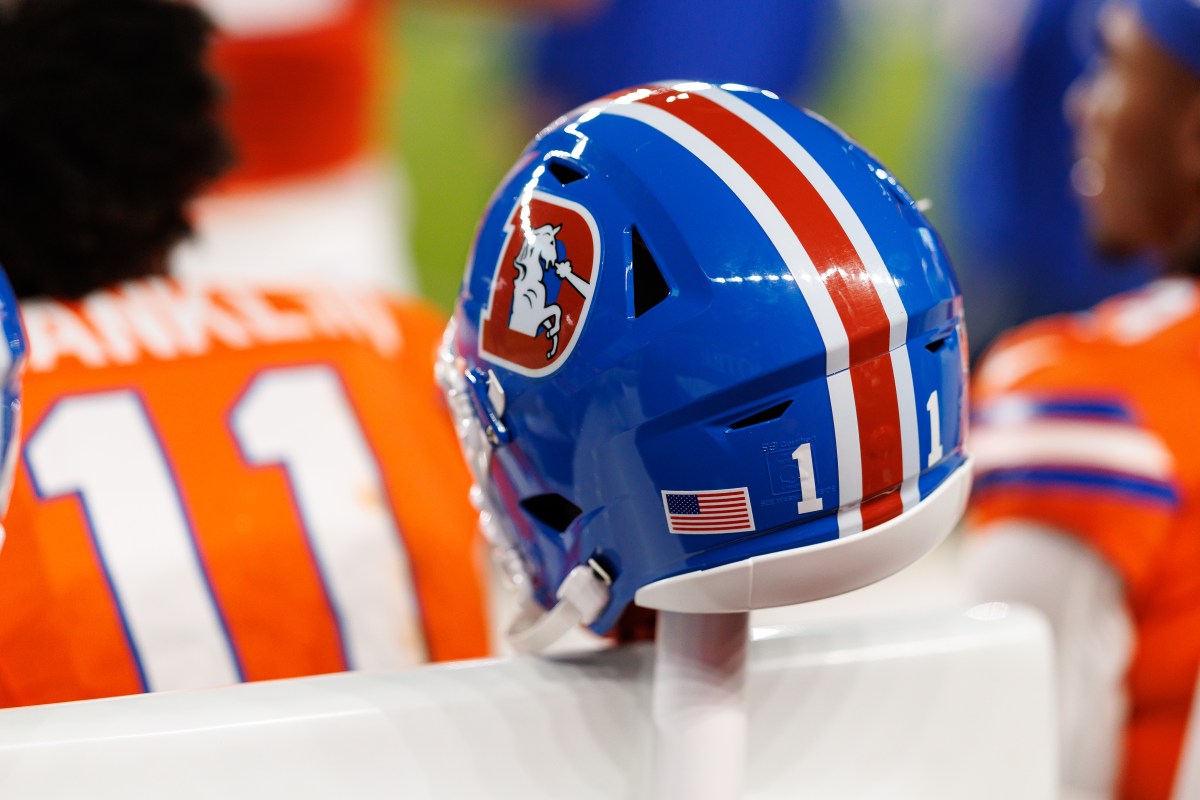 Former Broncos, Dolphins, Raiders Linebacker Jerry Hopkins Dies