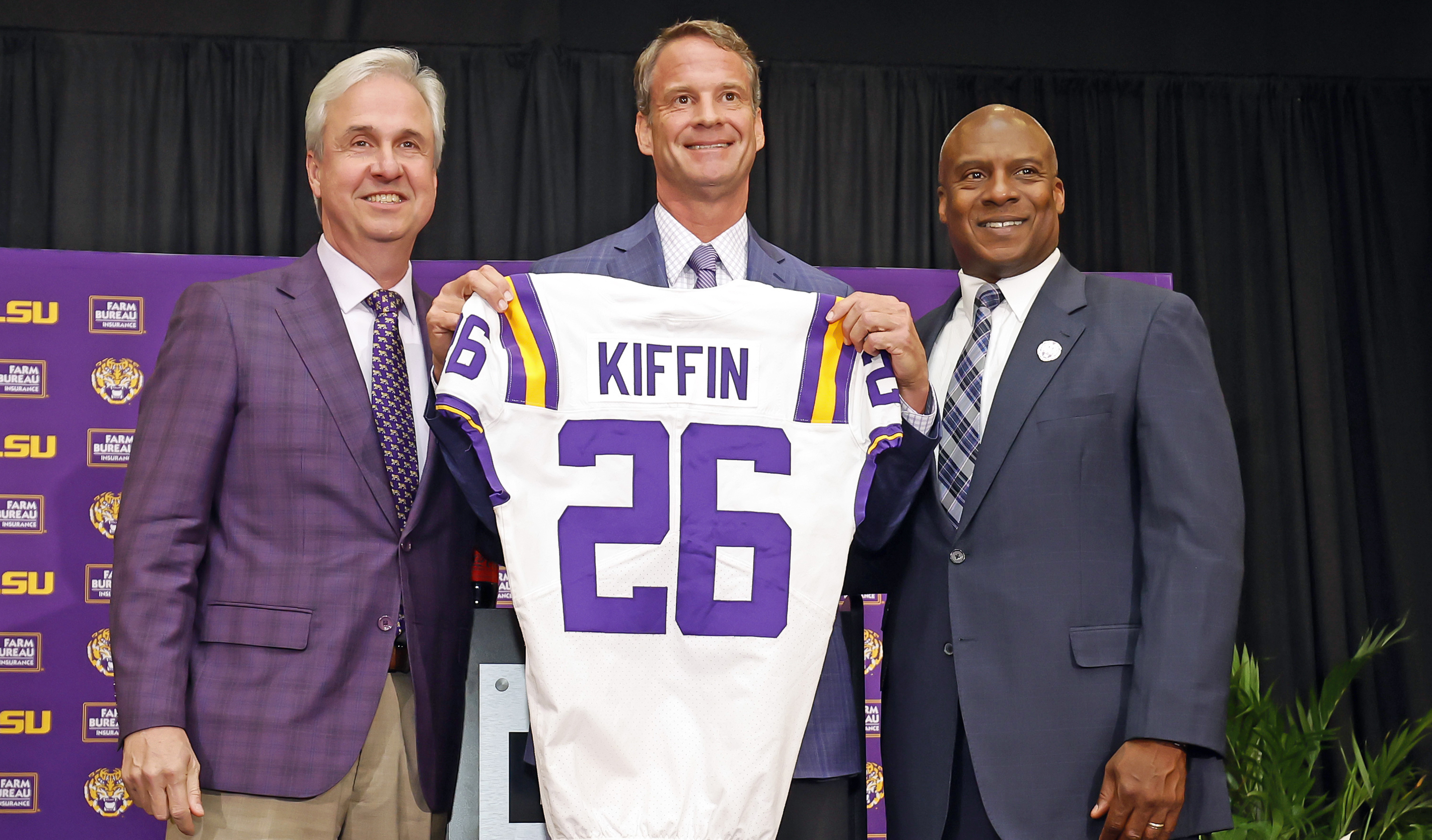 Lane Kiffin, LSU Closing in on Dual-Threat Transfer Portal QB