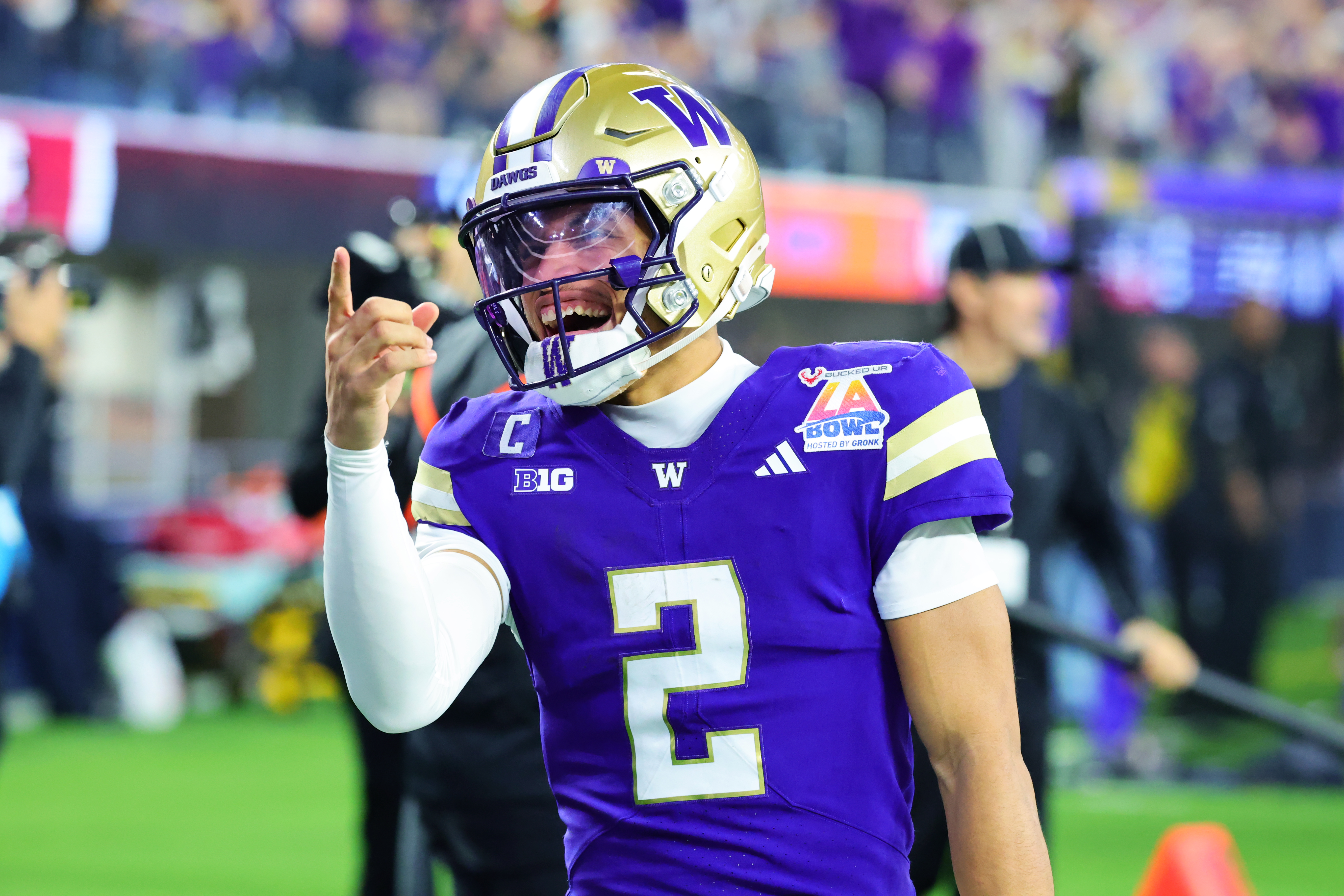 Big Ten Star QB Demond Williams Unexpectedly Enters Transfer Portal