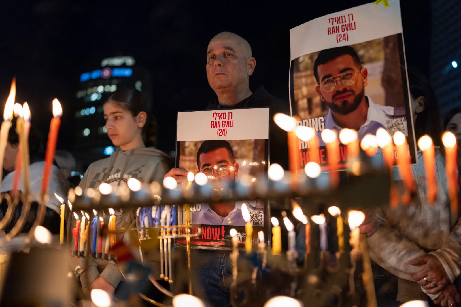 does-mail-run-on-july-4th-post-office-fedex-ups-hours-explained