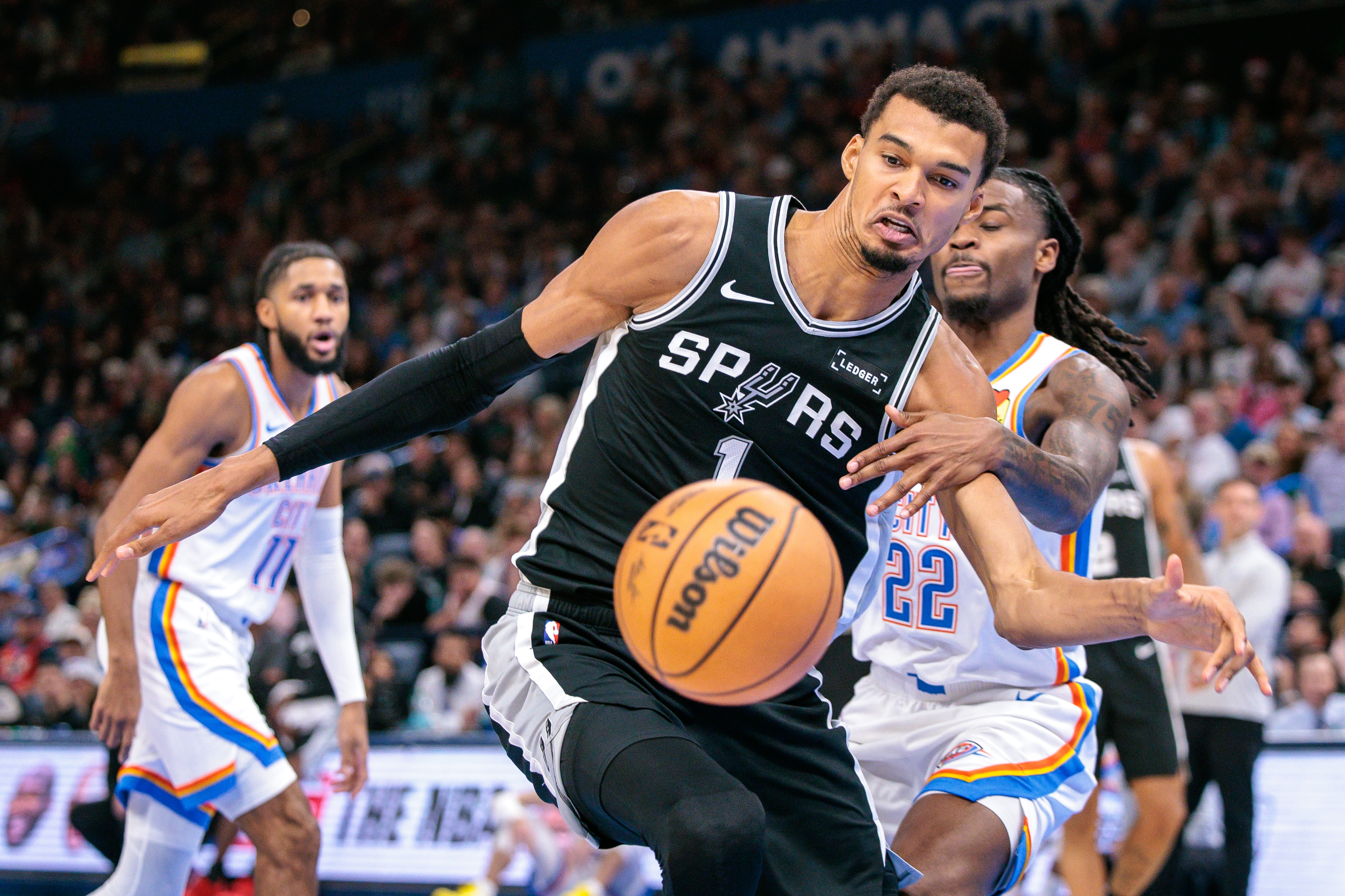 FanDuel Promo Code: Claim $300 Bonus For Spurs-Thunder, NBA Games