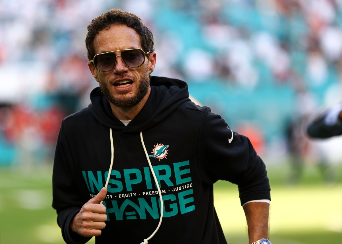 Jugador de Miami cuenta la loca historia del despido de Mike McDaniel frente a él