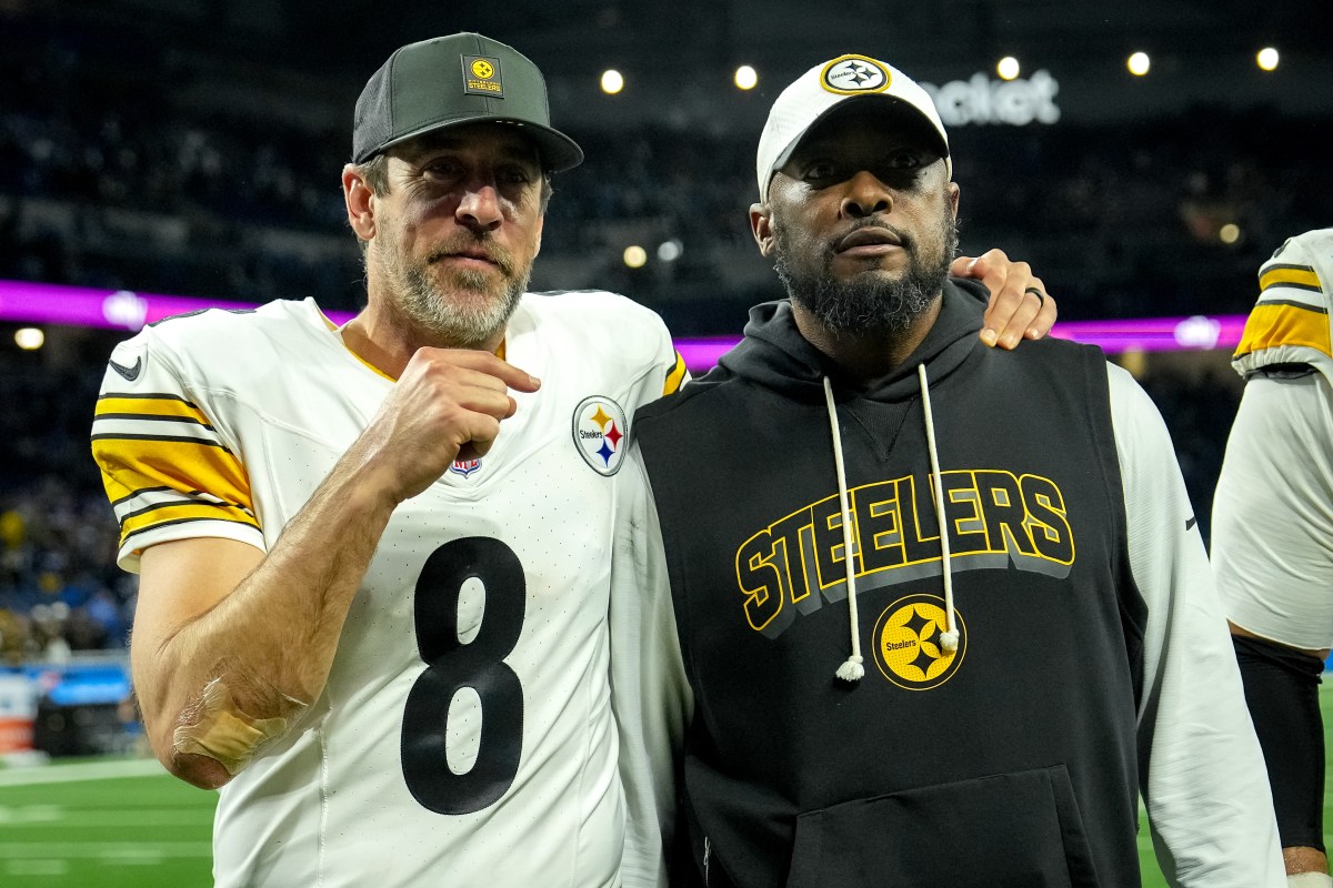 Aaron Rodgers’ Emotional 2-Word Message for Mike Tomlin After Resignation