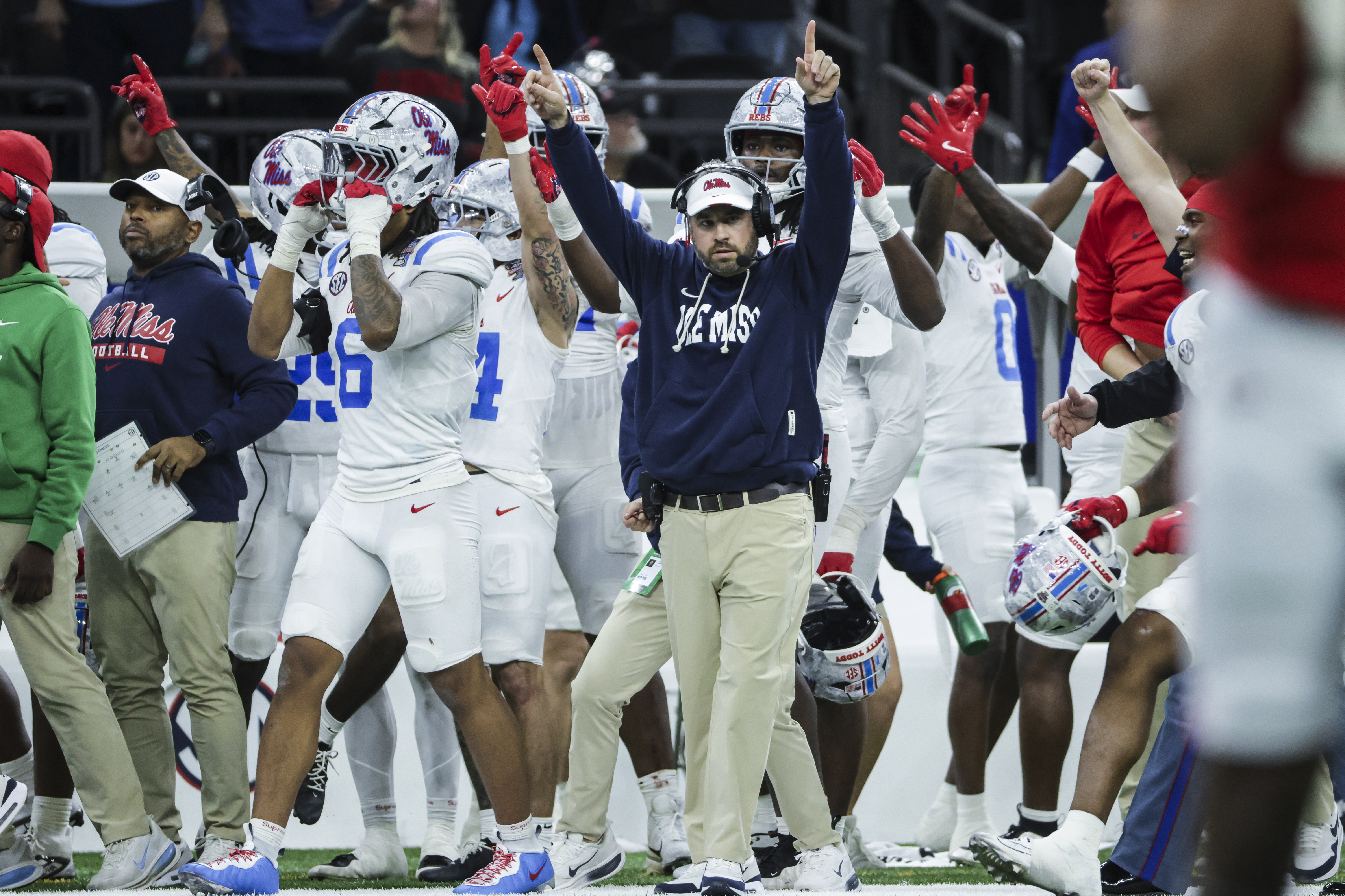 DraftKings Promo Code: Get $300 Bonus For Miami-Ole Miss, CFP Games