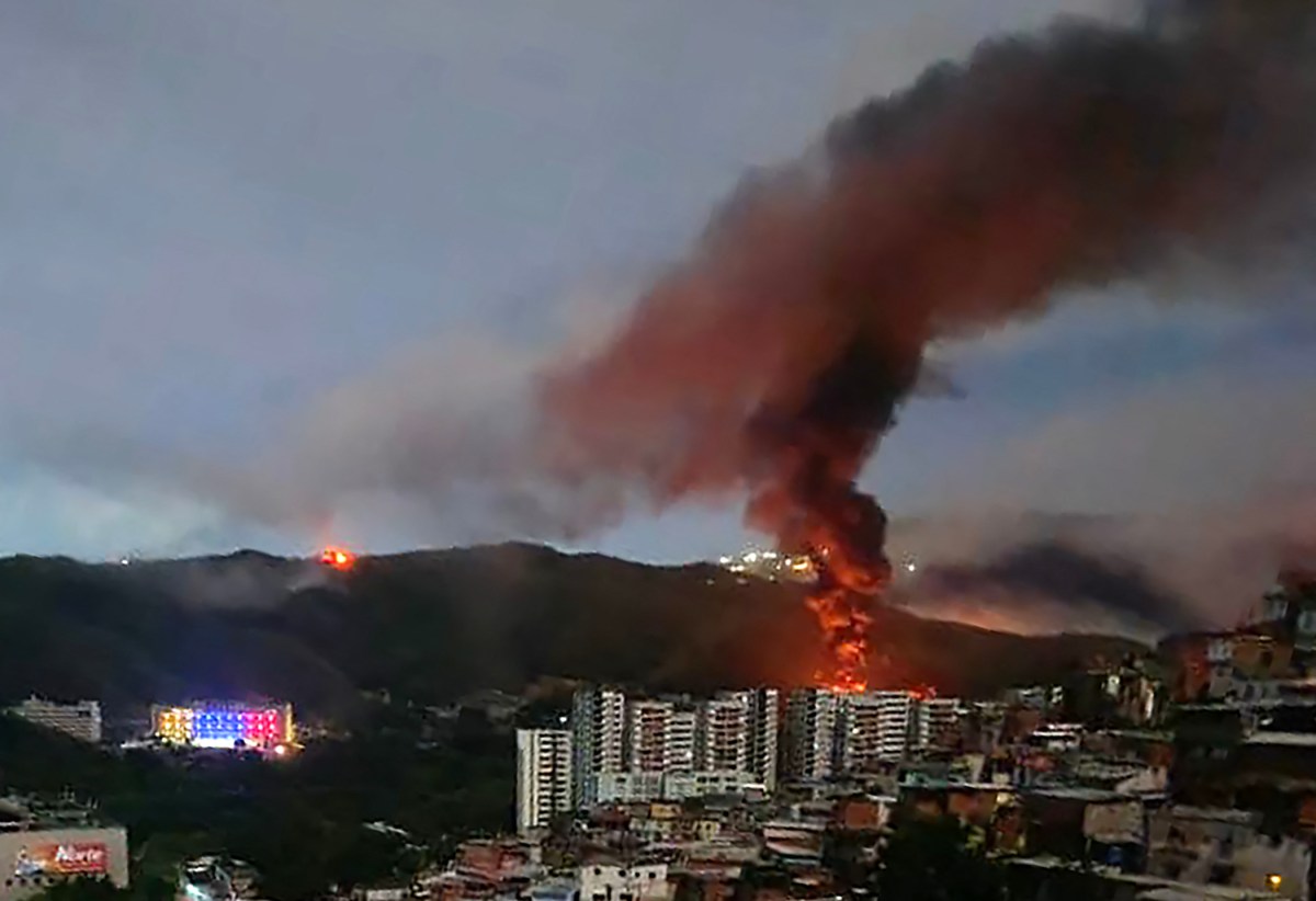 Videos Show Explosions Rocking Venezuela As Maduro Is Captured Videos Show Explosions Rocking Venezuela As Maduro Is Captured