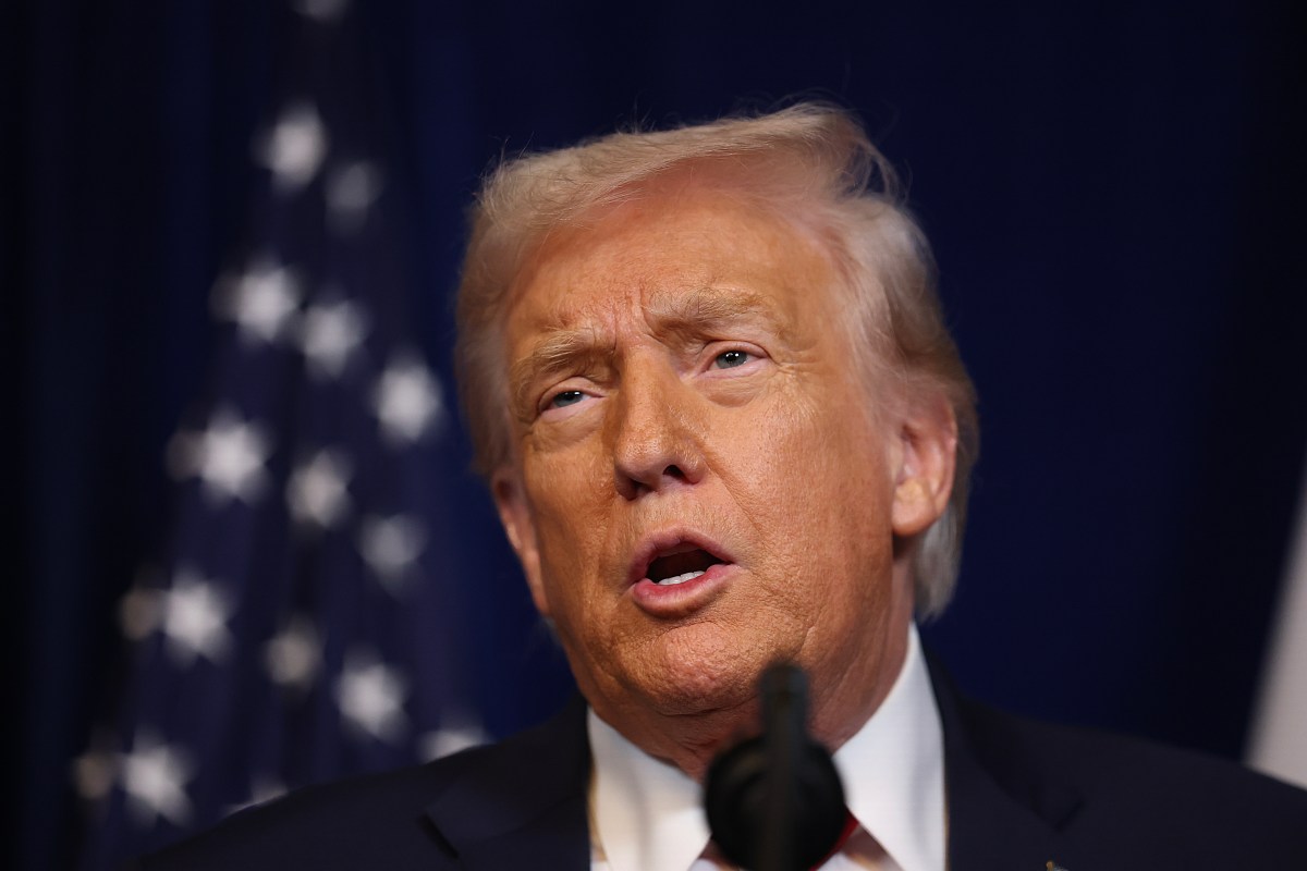 Donald Trump&rsquo;s Approval Rating Tumbles Among the Middle Class