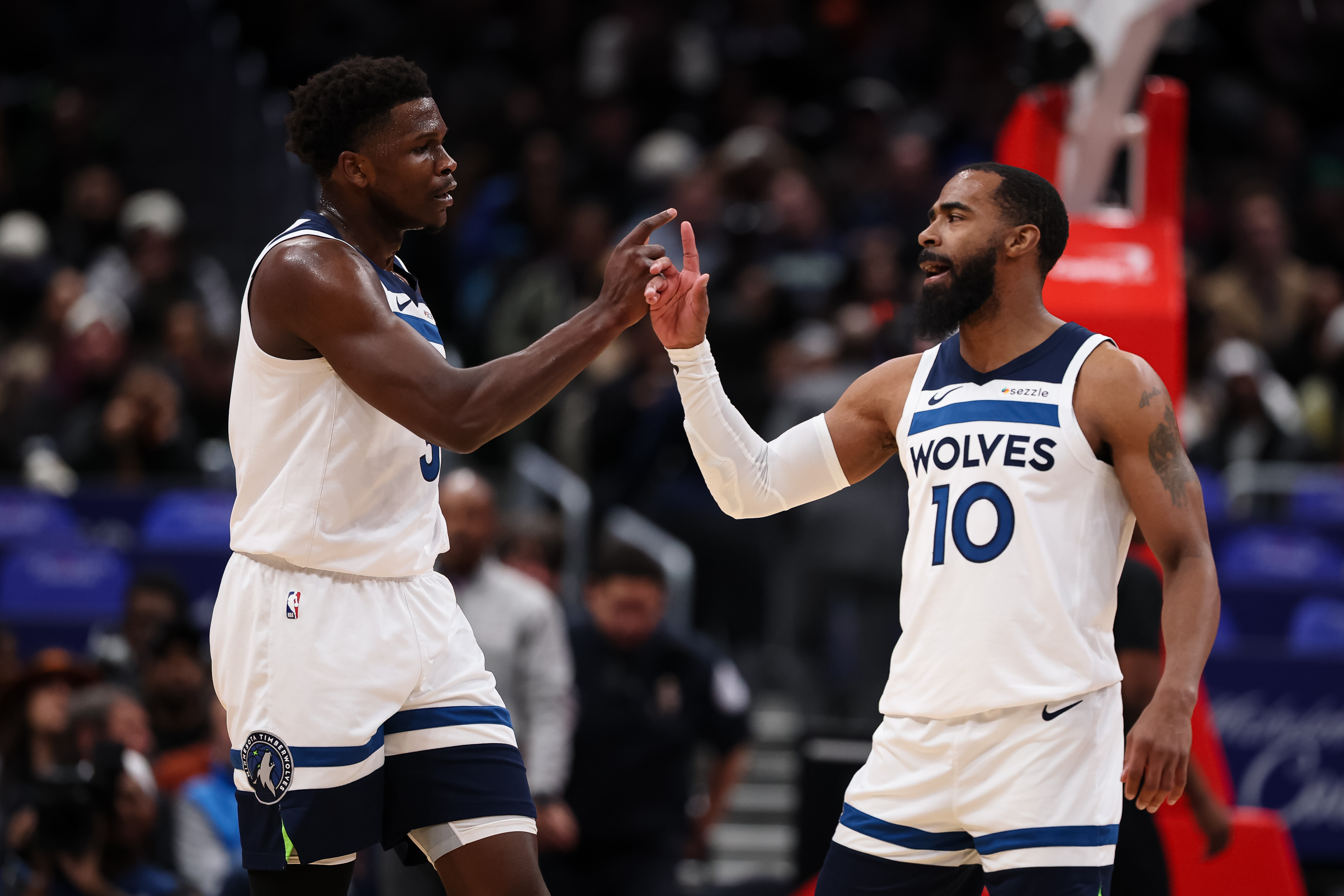 DraftKings Promo Code: Get $300 Bonus For NBA, CBB Games This Week