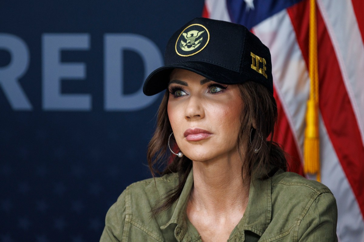 Kristi Noem ripped by ex-ICE director after Minnesota shooting