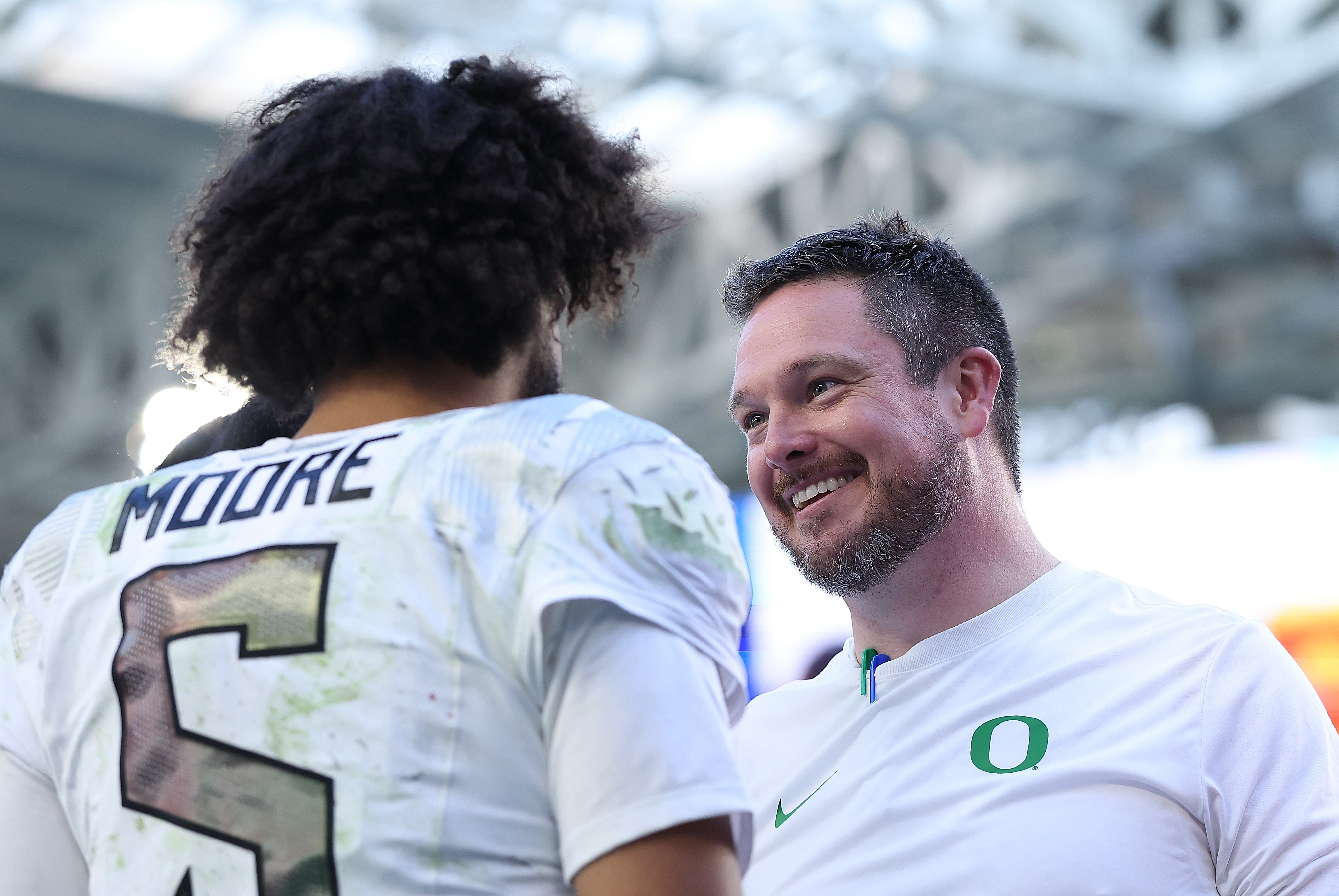 Dan Lanning Reacts to Dante Moore Announcing Return for 2026 Season